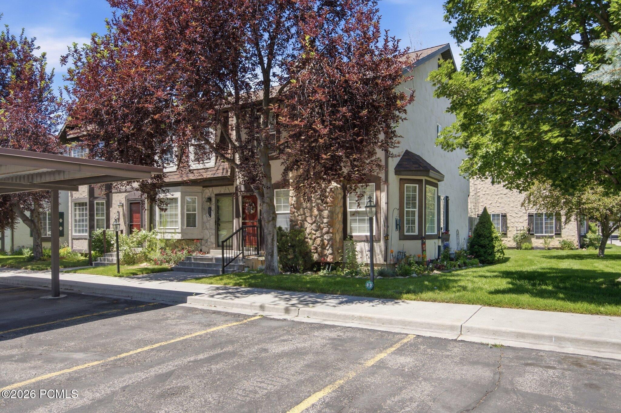 58 S Geneva Drive — photo