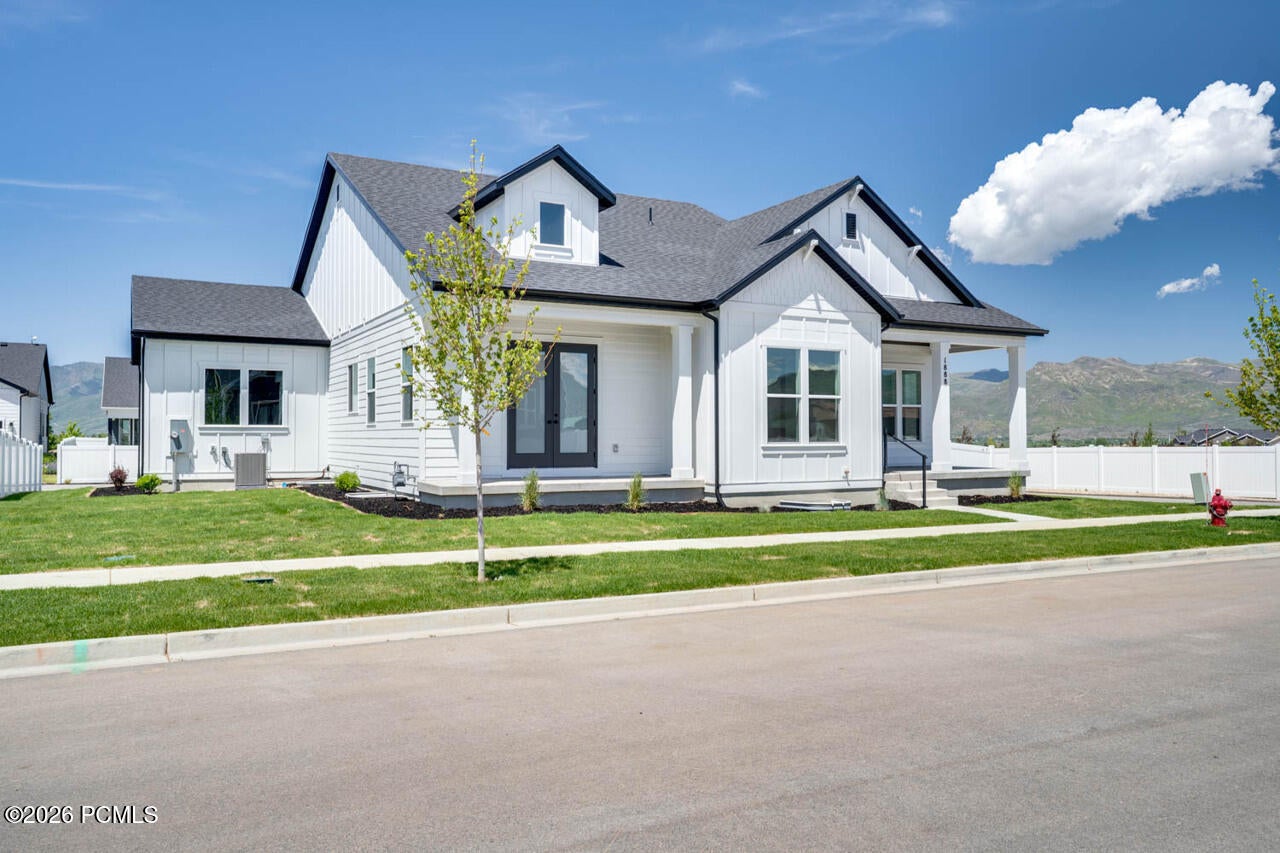 1888 E 1110 — photo