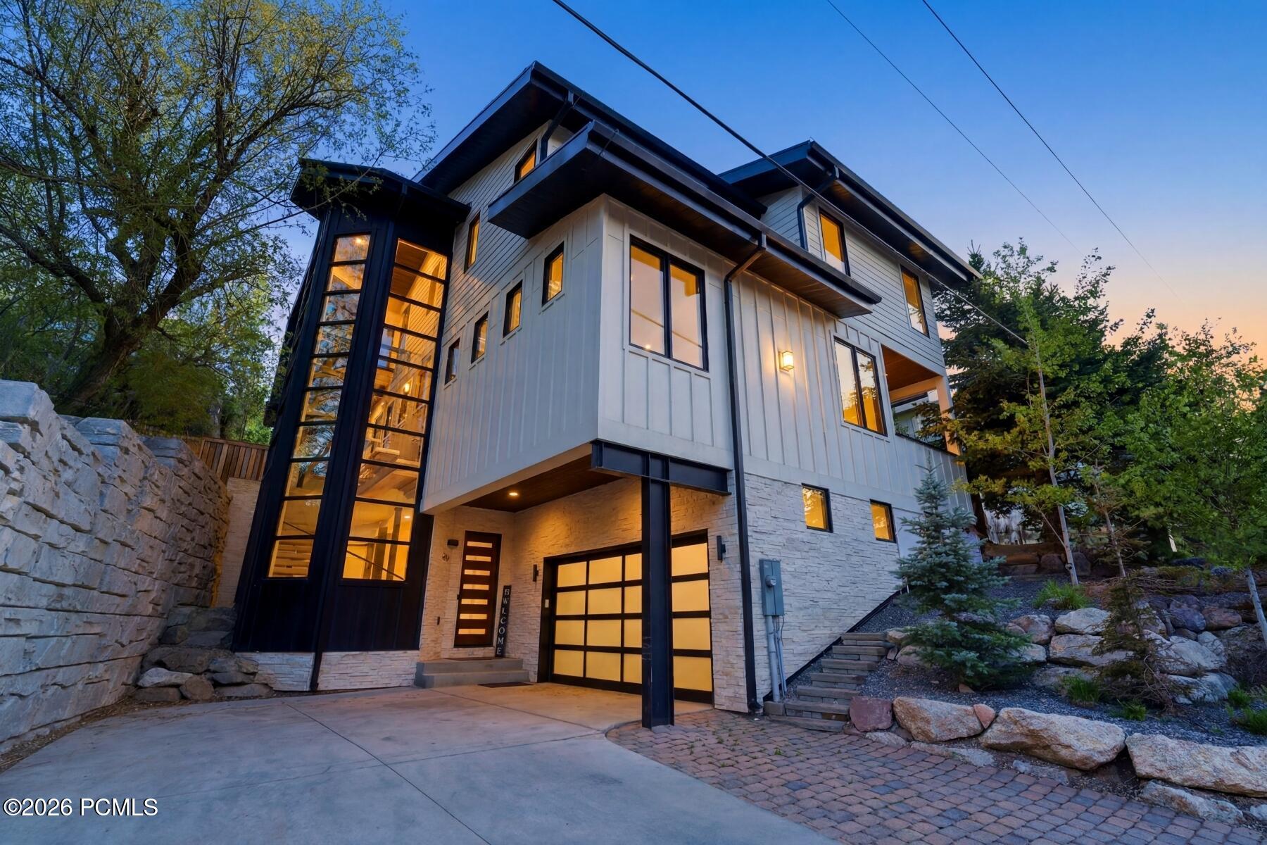 552 Deer Valley Drive — photo