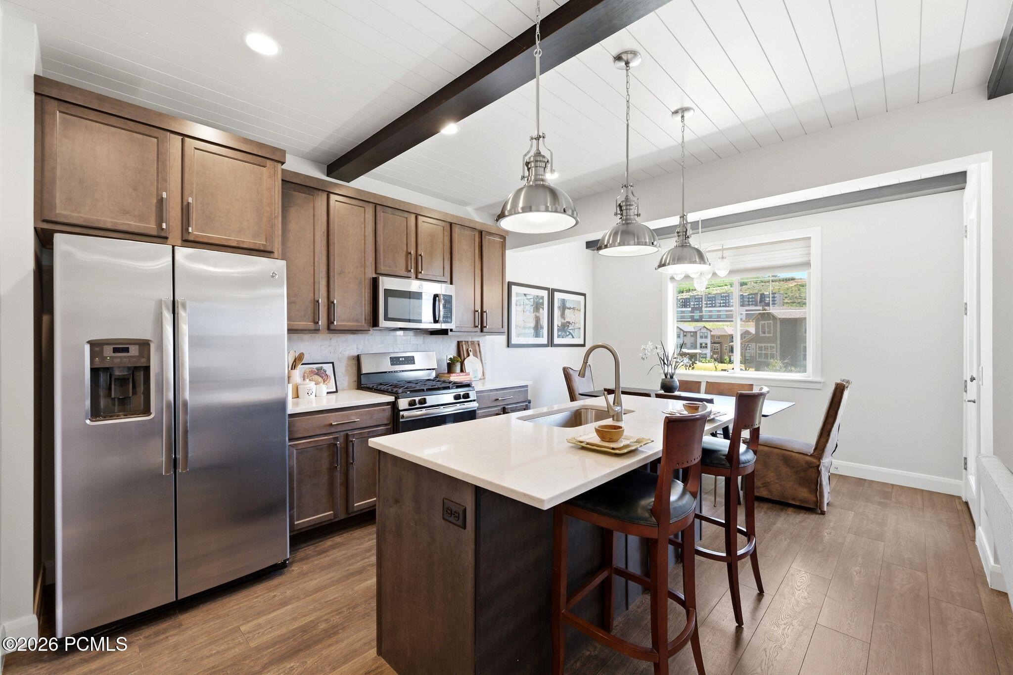 1104 W Cattail Court — photo