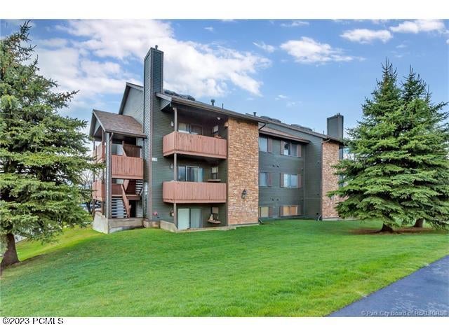 6871 N 2200 West Apt 8 L — photo