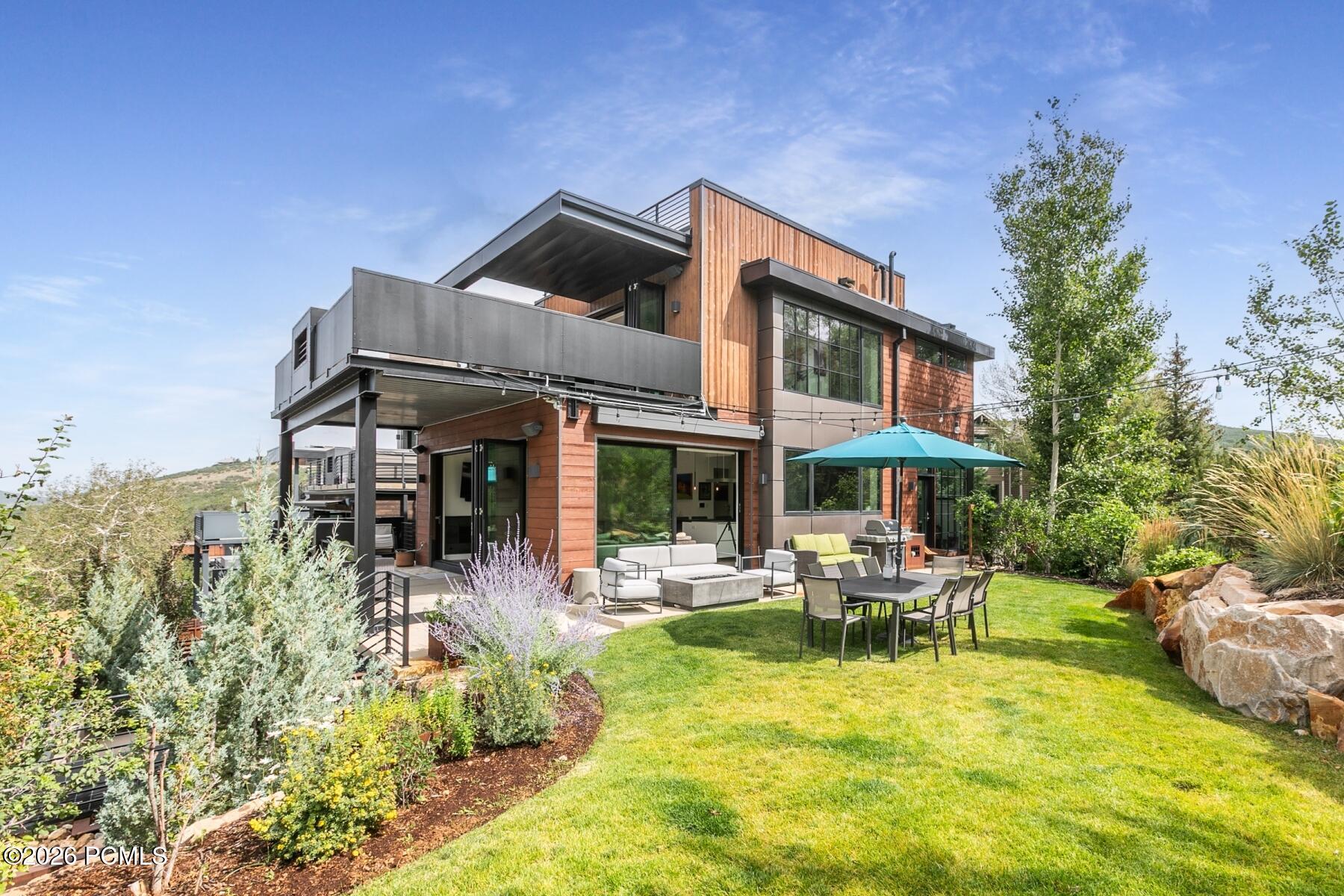 409 Echo Spur — photo