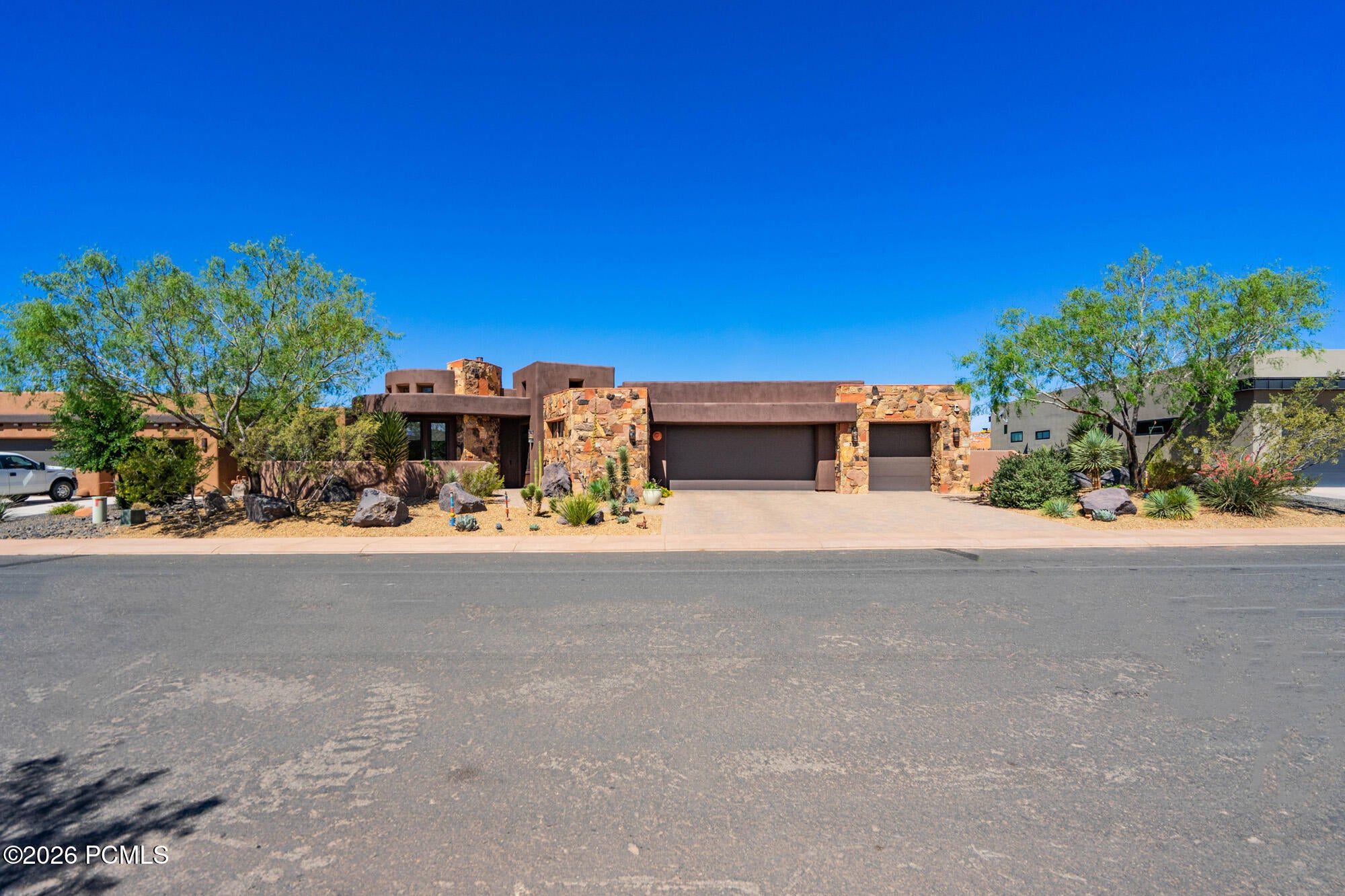 3202 S Sandstone Drive — photo