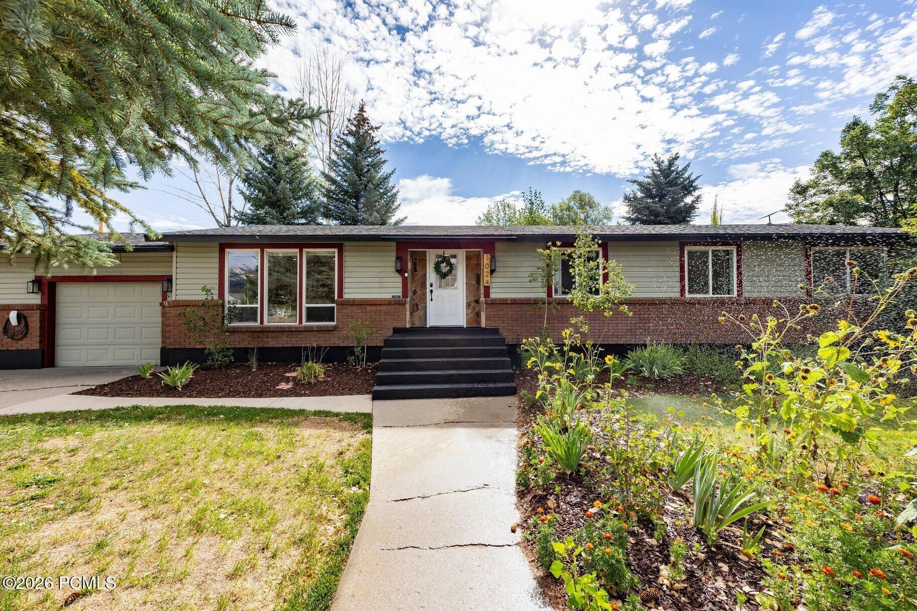 1024 N Magpie Circle — photo