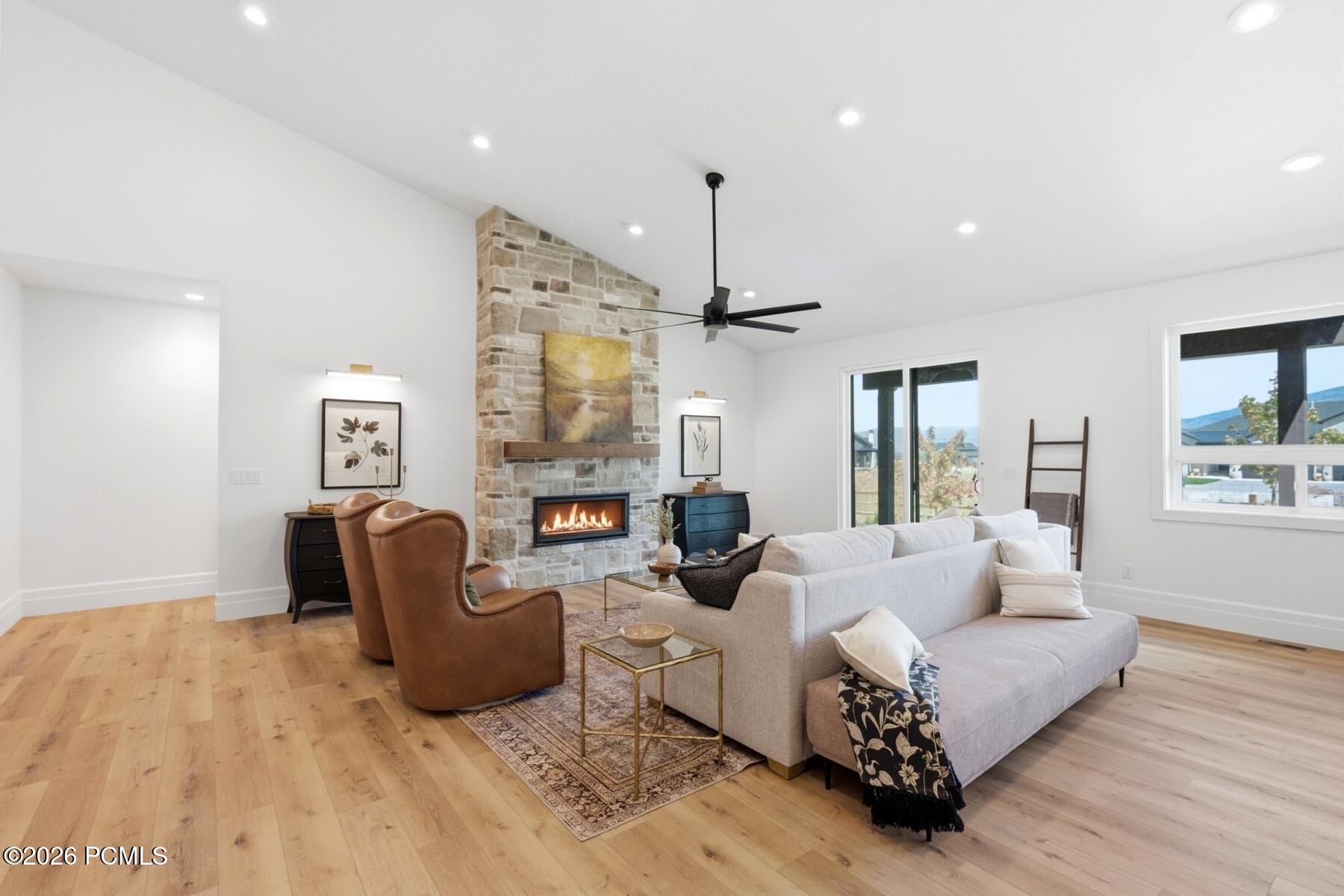 1373 Sage Way — photo