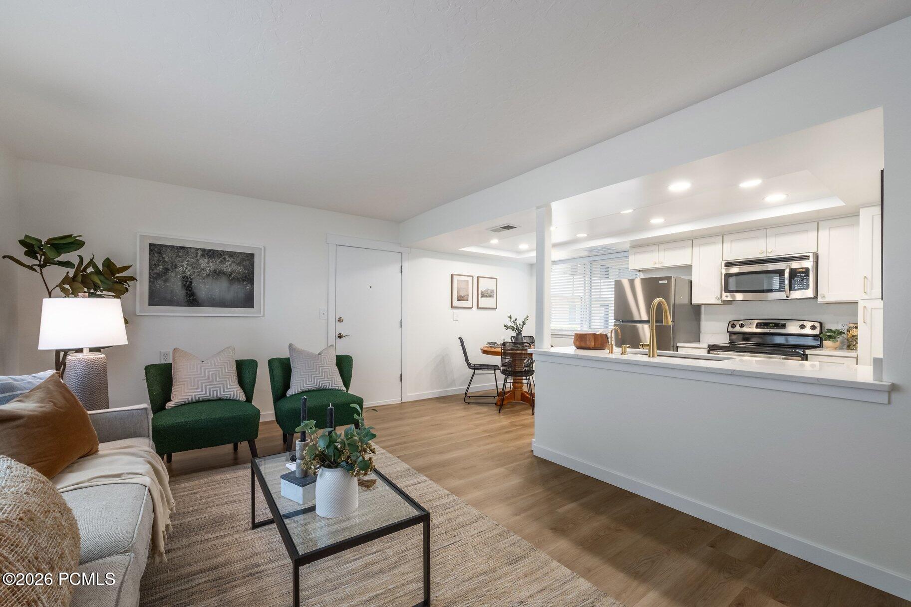 1555 E 3900 Apt 112 — photo