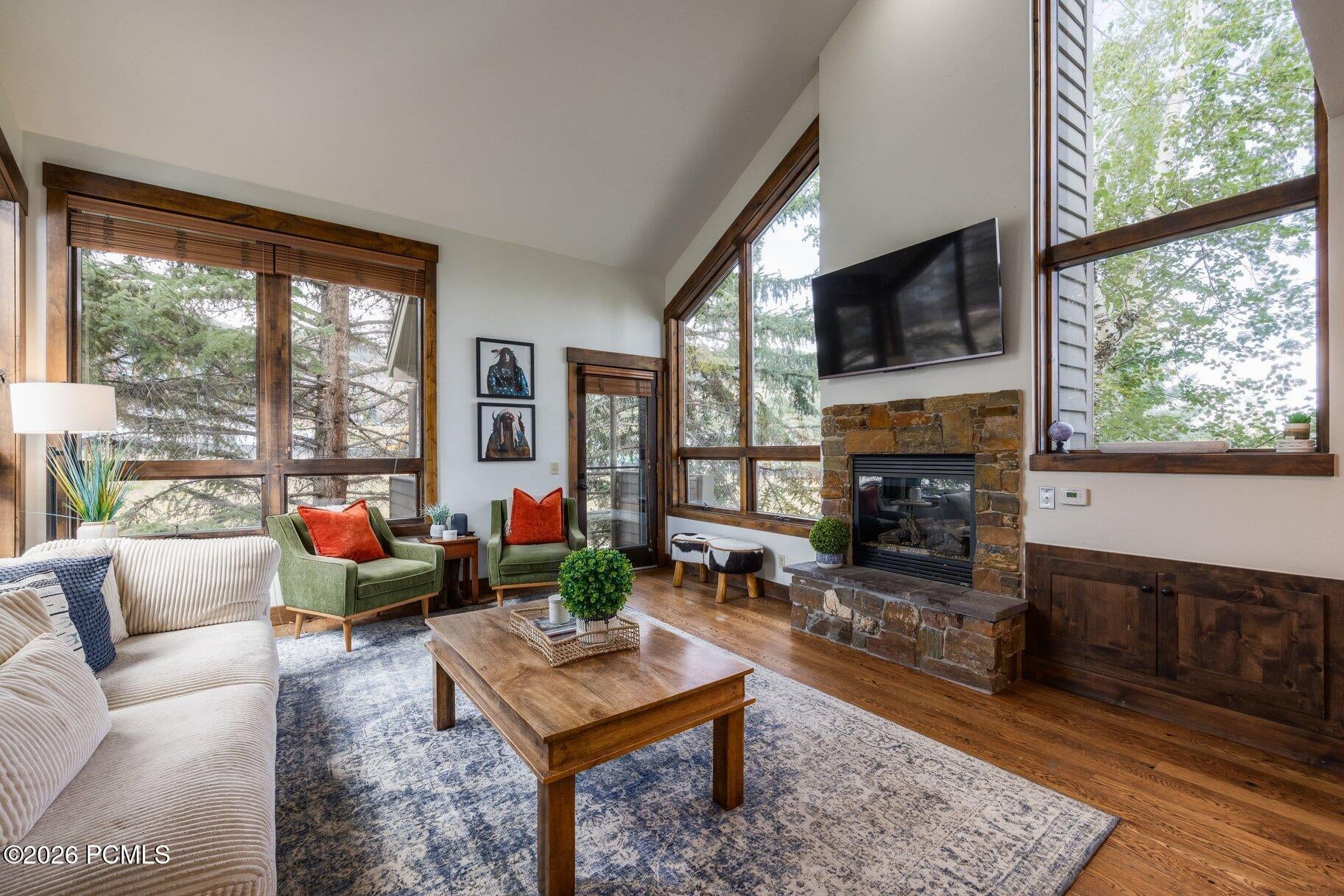 2140 W Commanche Trail 33 — photo