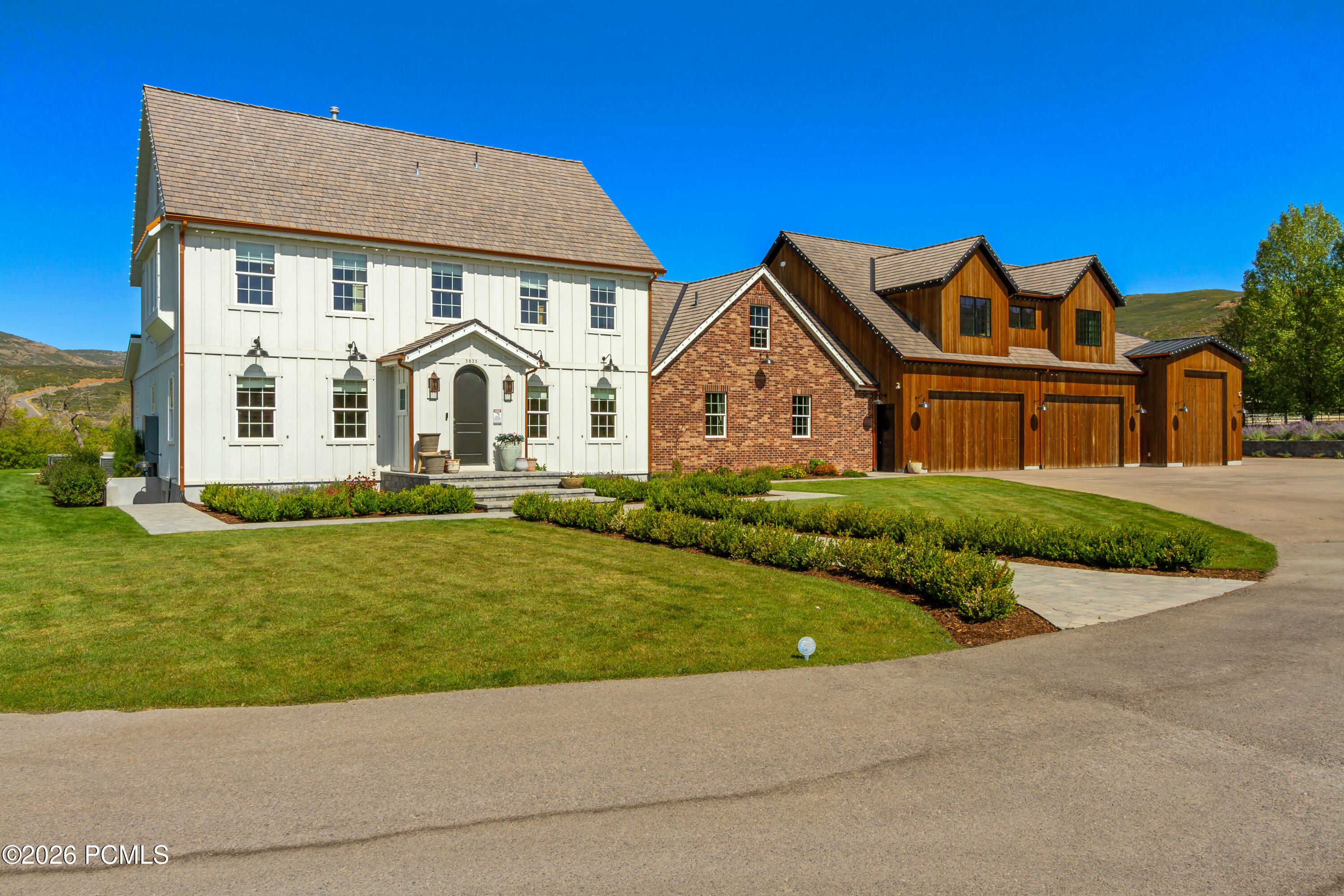 5835 E 1200 — photo