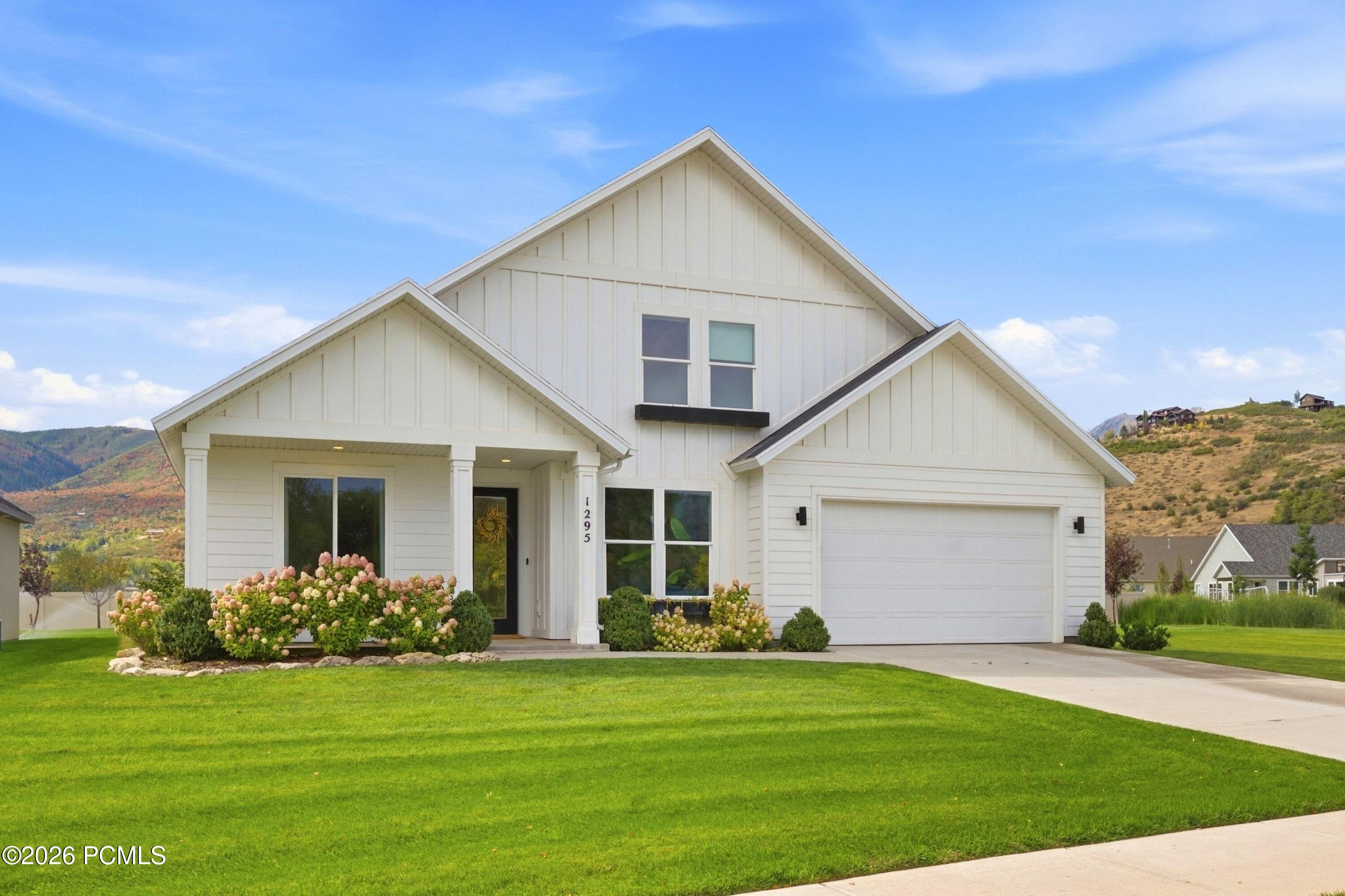 1295 N Canyon View Road — photo
