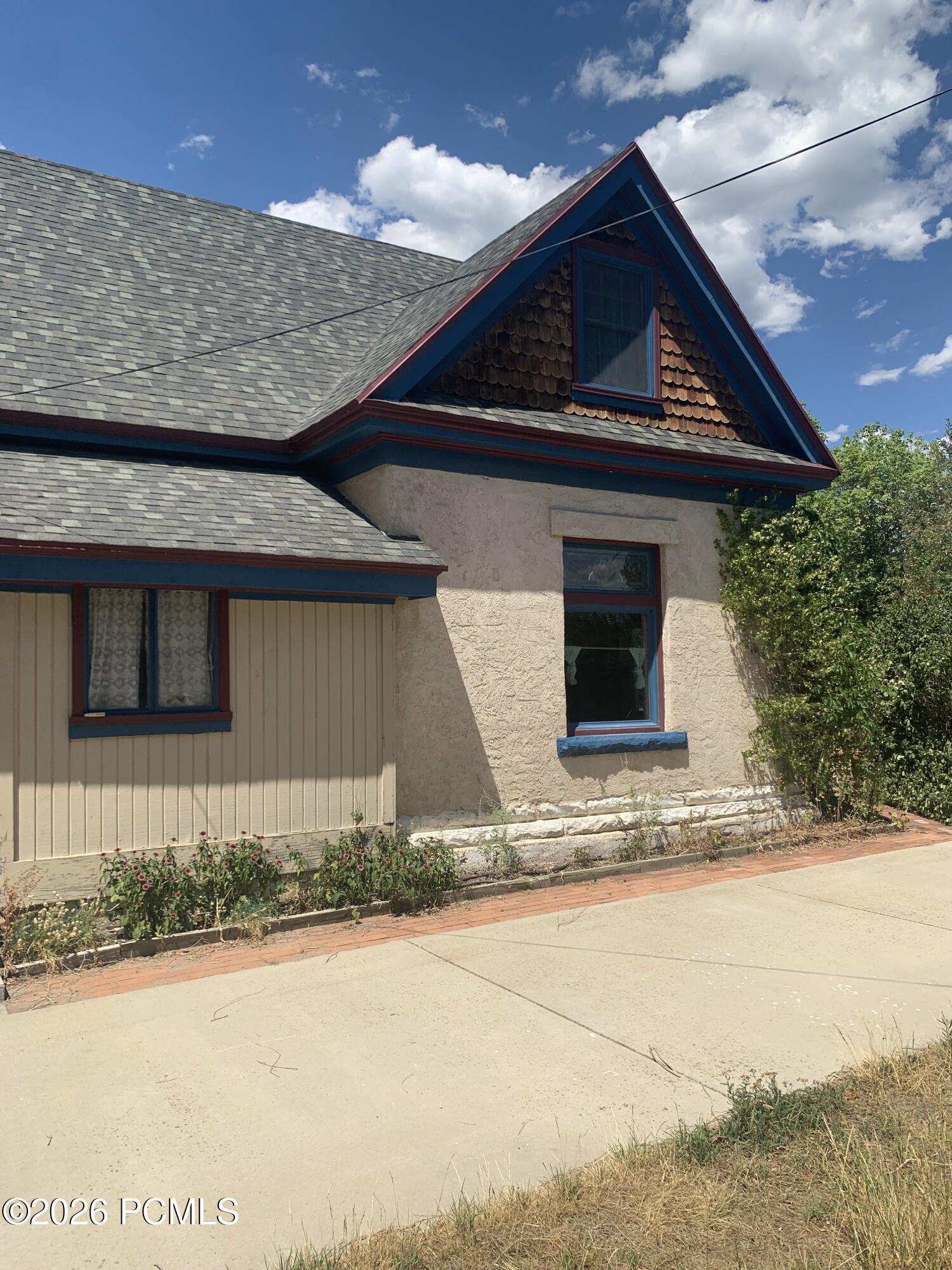 2251 W 3000 — photo