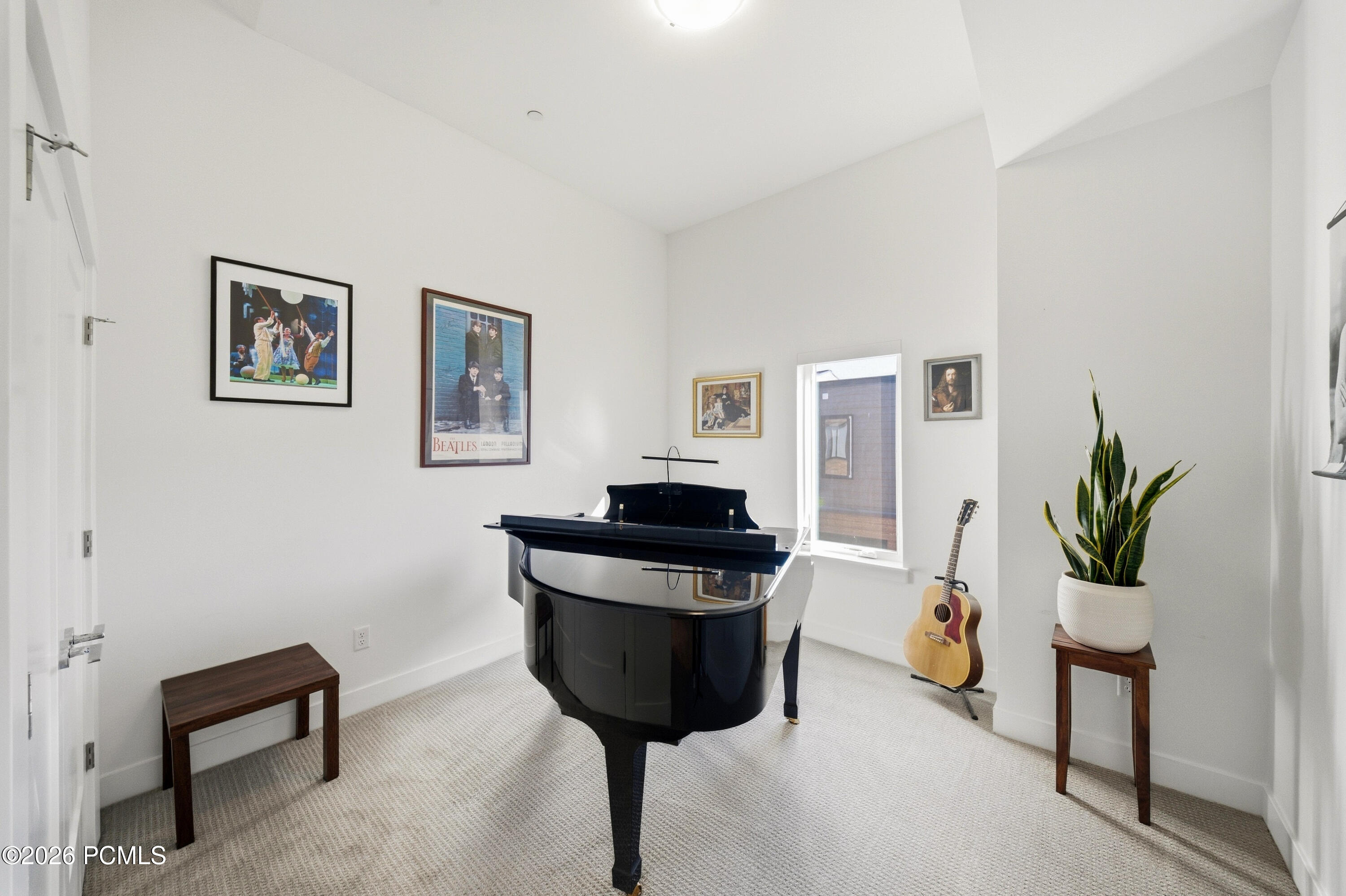 8257 N Sandalwood Lane — photo