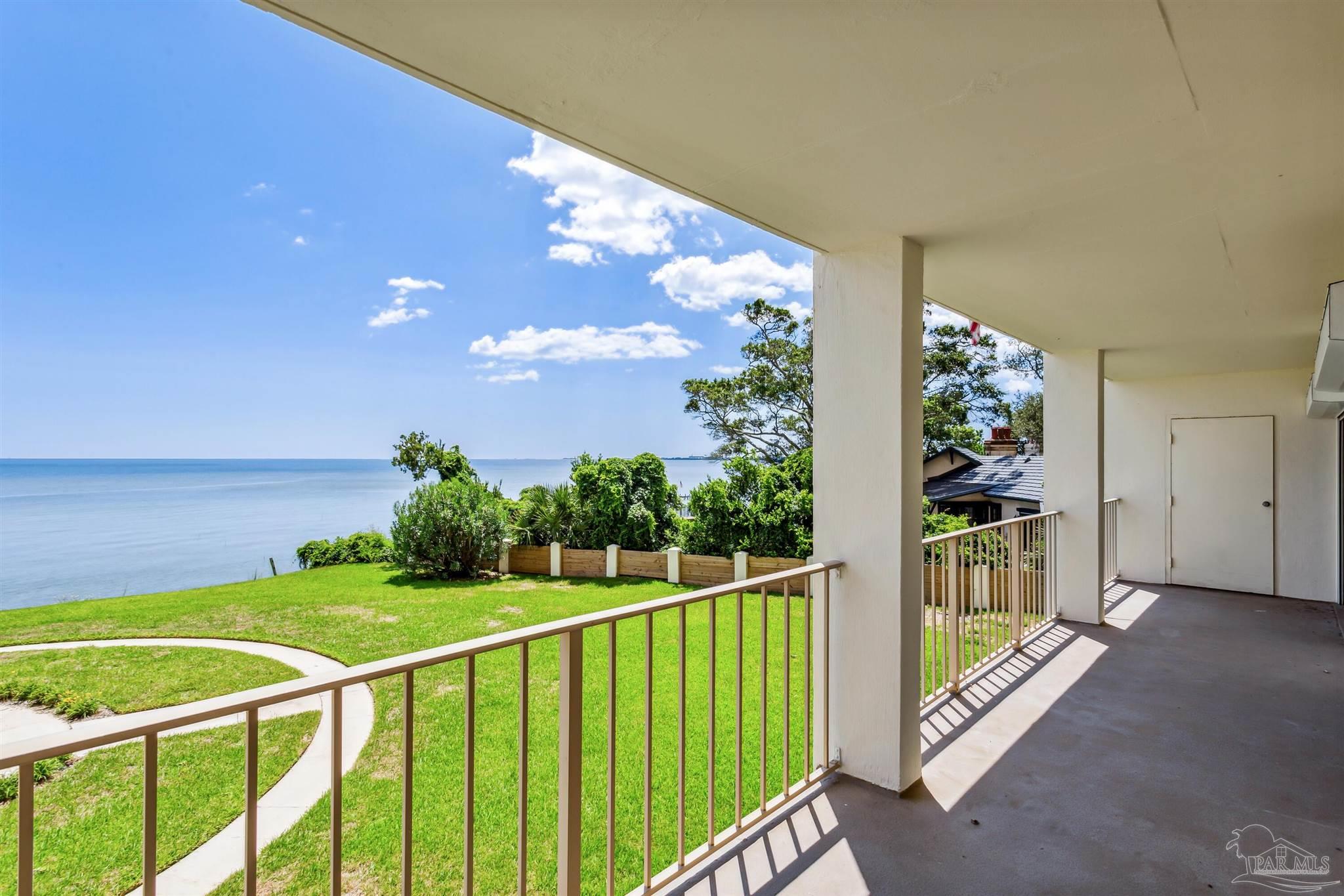 615 Bayshore Dr 208 — photo