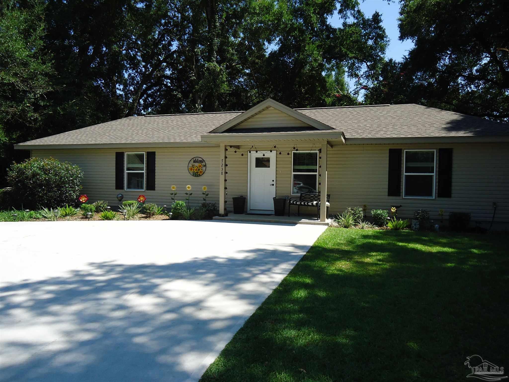 7238 Dogwood Ter — photo