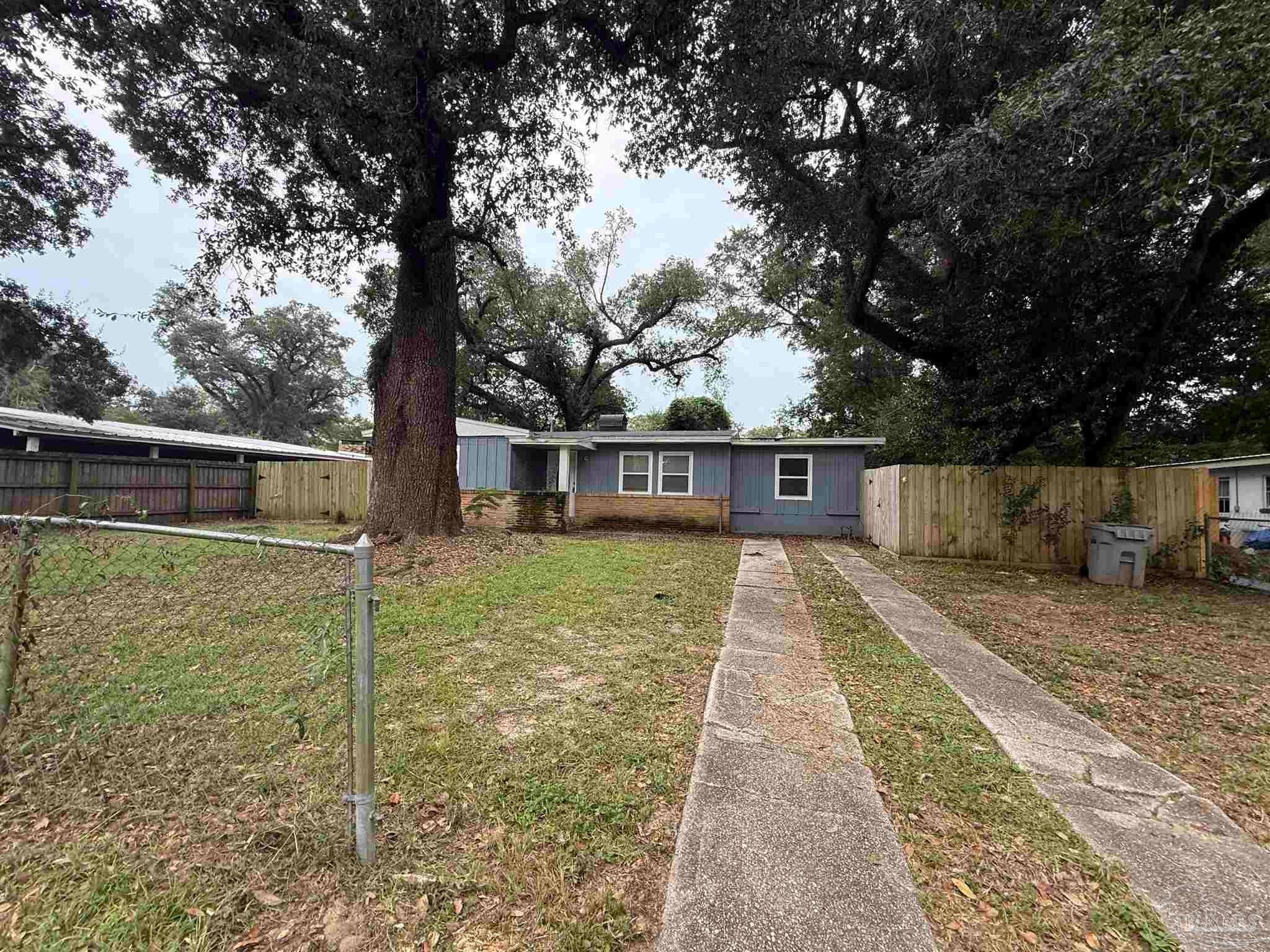 823 S Madison Dr — photo