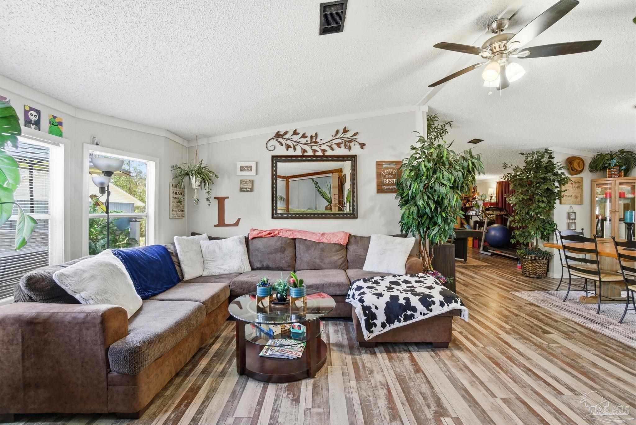 12253 Ailanthus Ct — photo