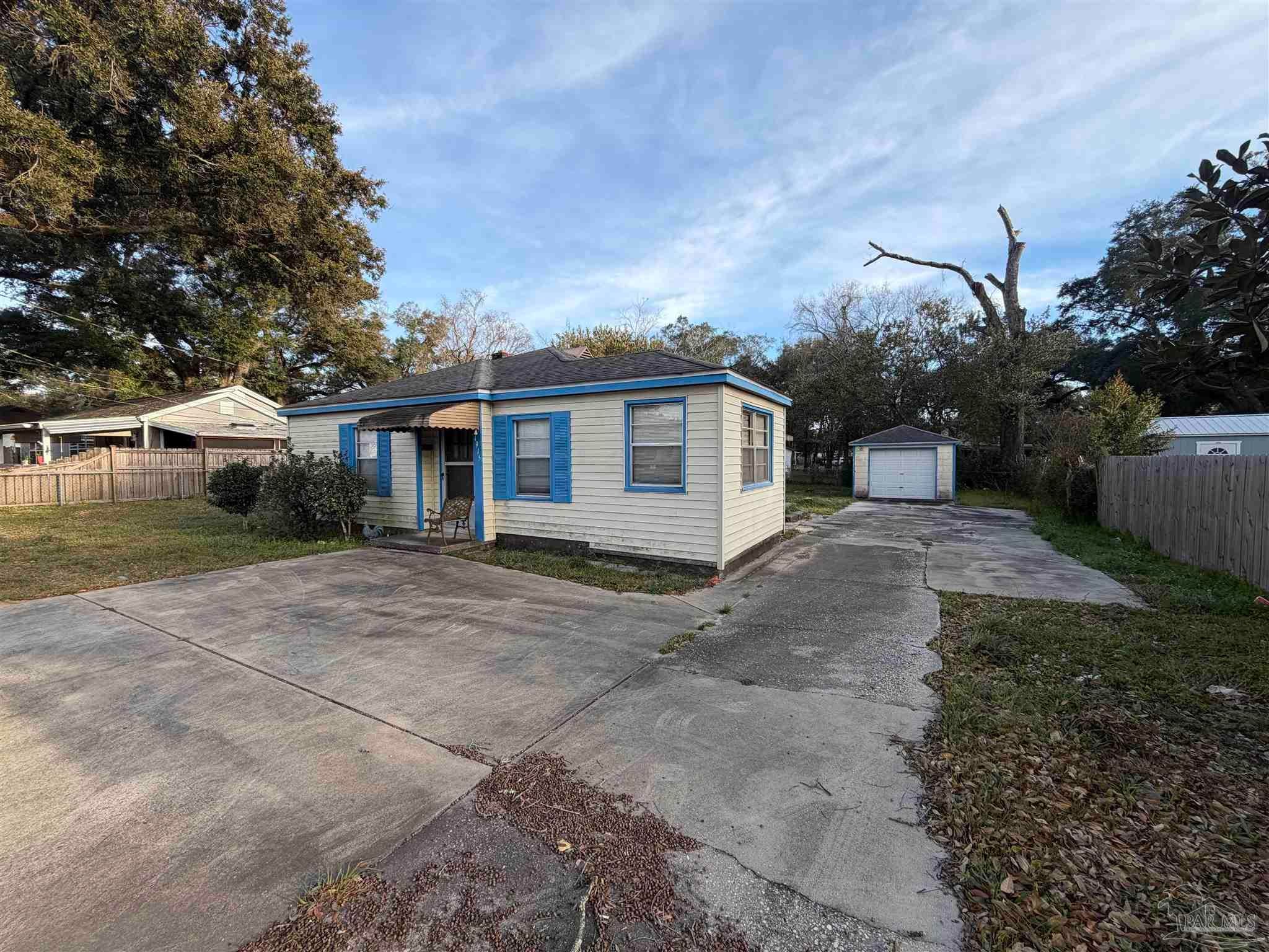 4915 Jackson St — photo