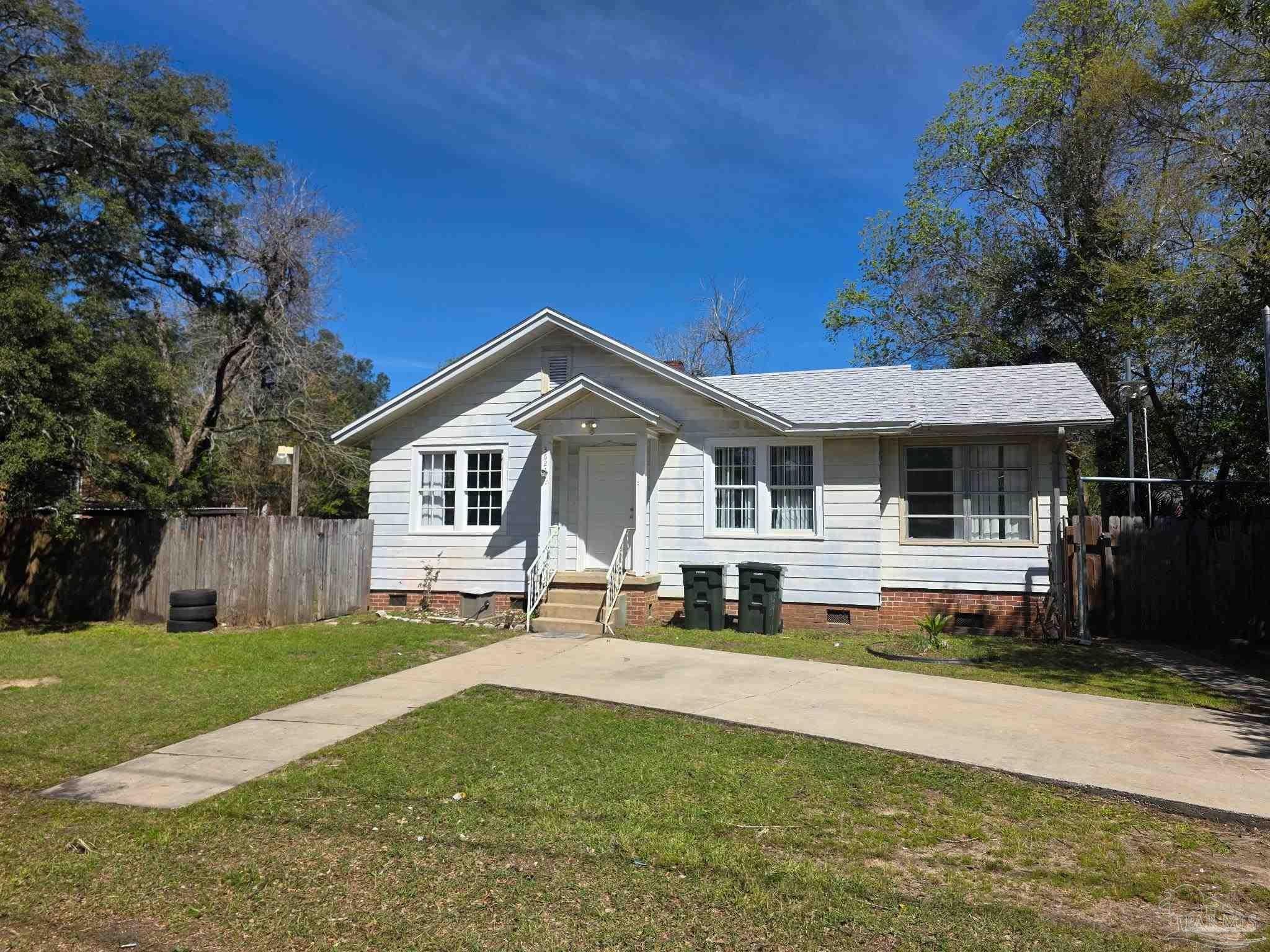 3624 W Jackson St — photo