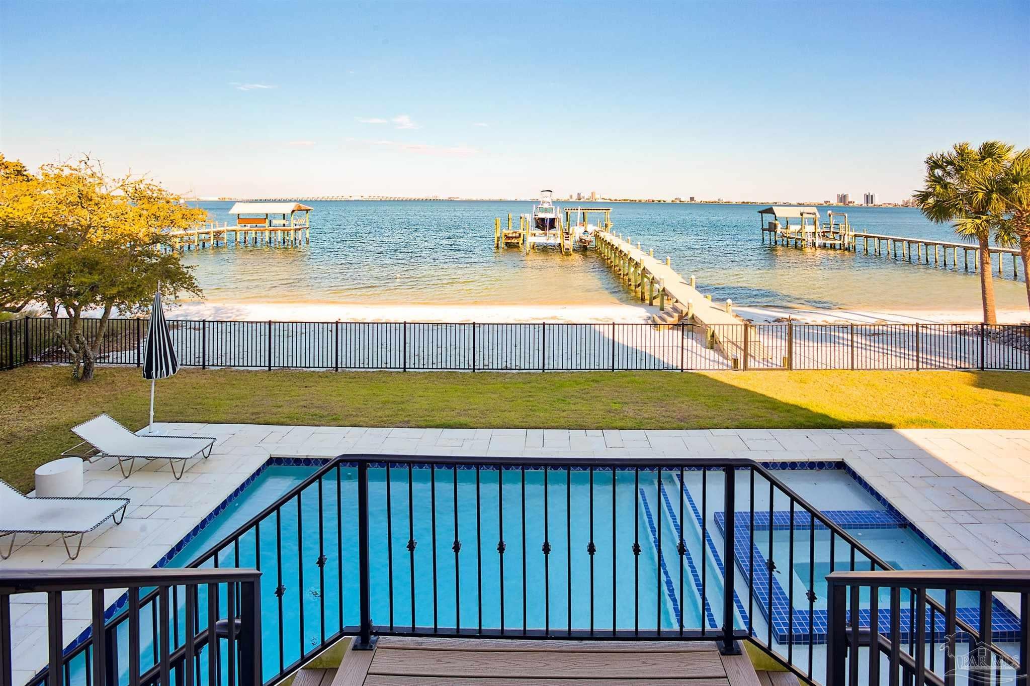 525 Deer Point Dr — photo