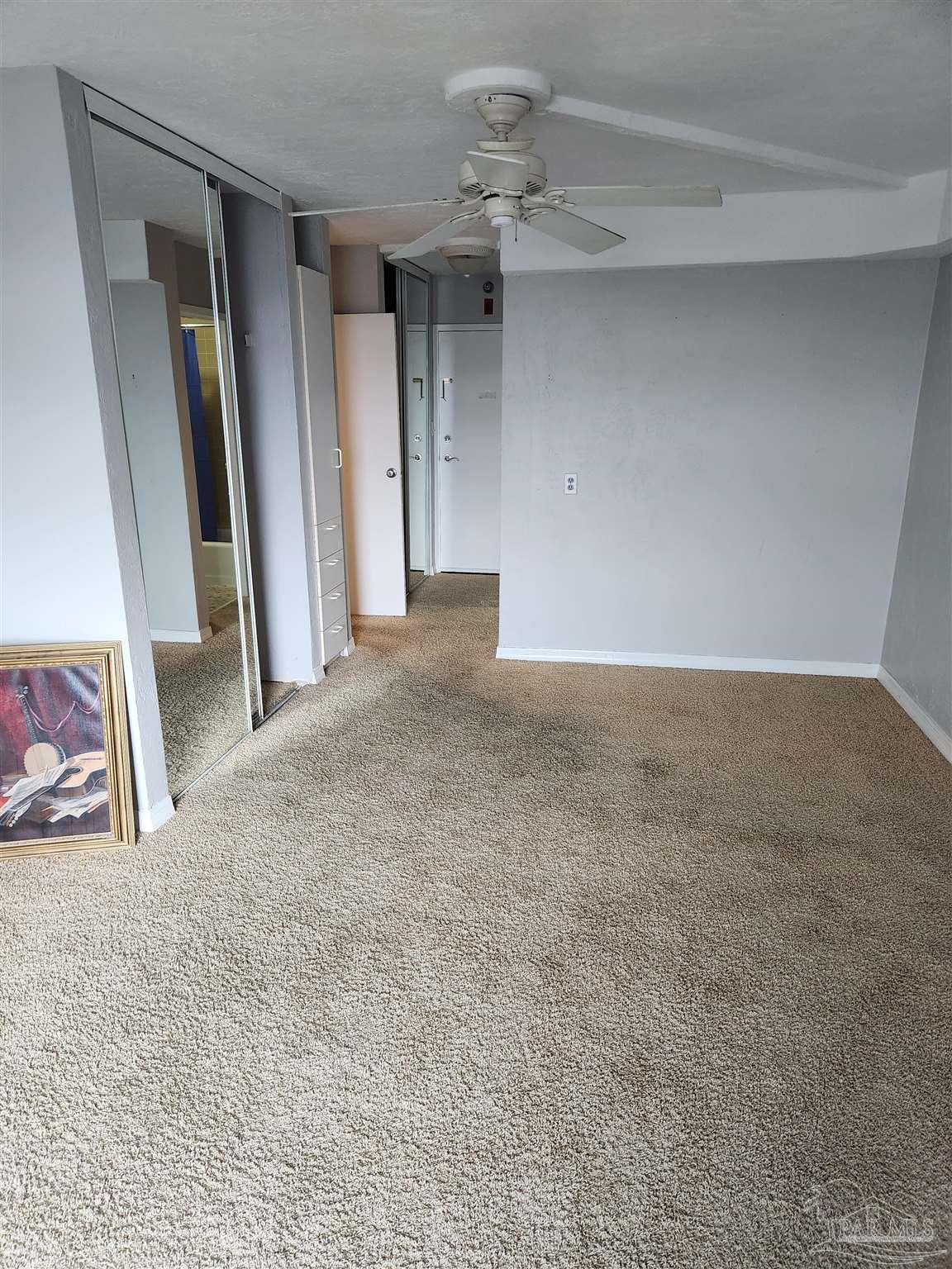 224 E Garden St #441 — photo