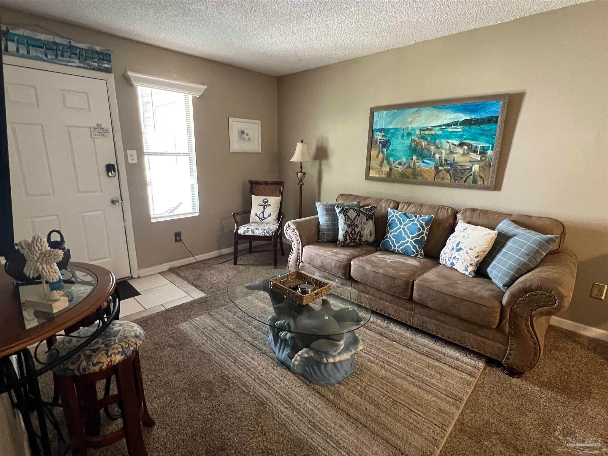 1301 Redwood Ln H — photo