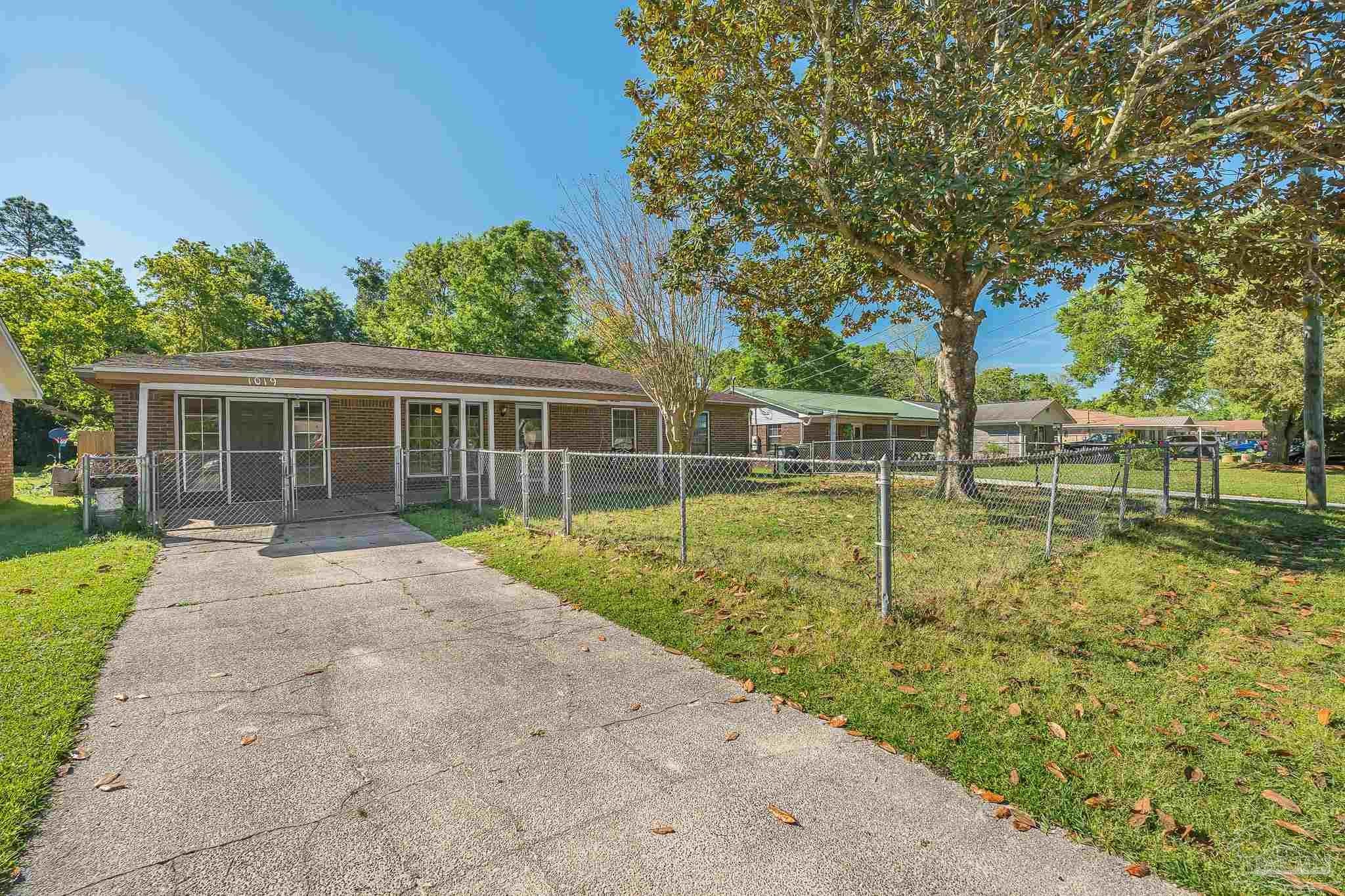 1019 Woodbury Pl — photo
