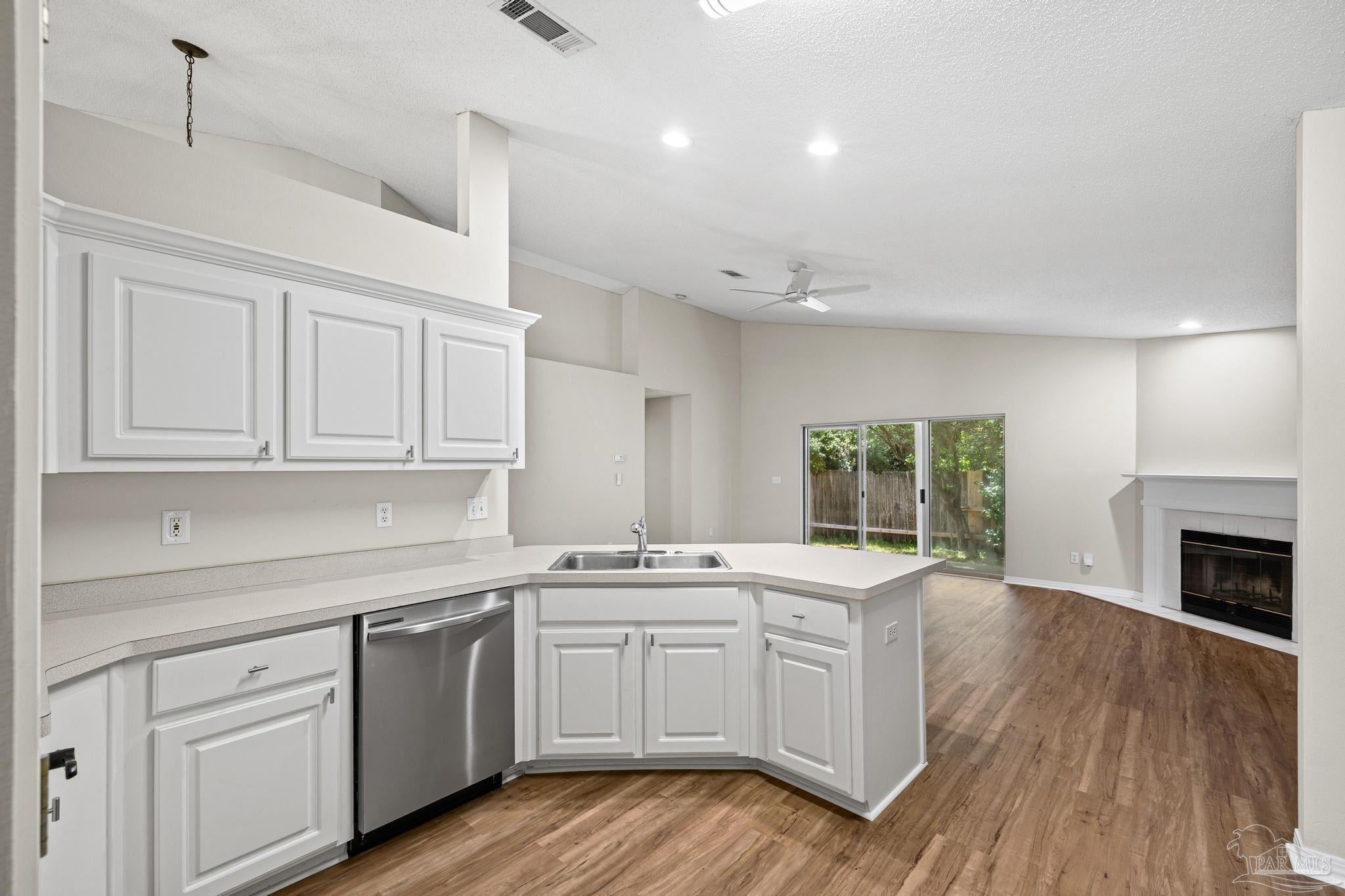 1756 Ivalea Cir — photo