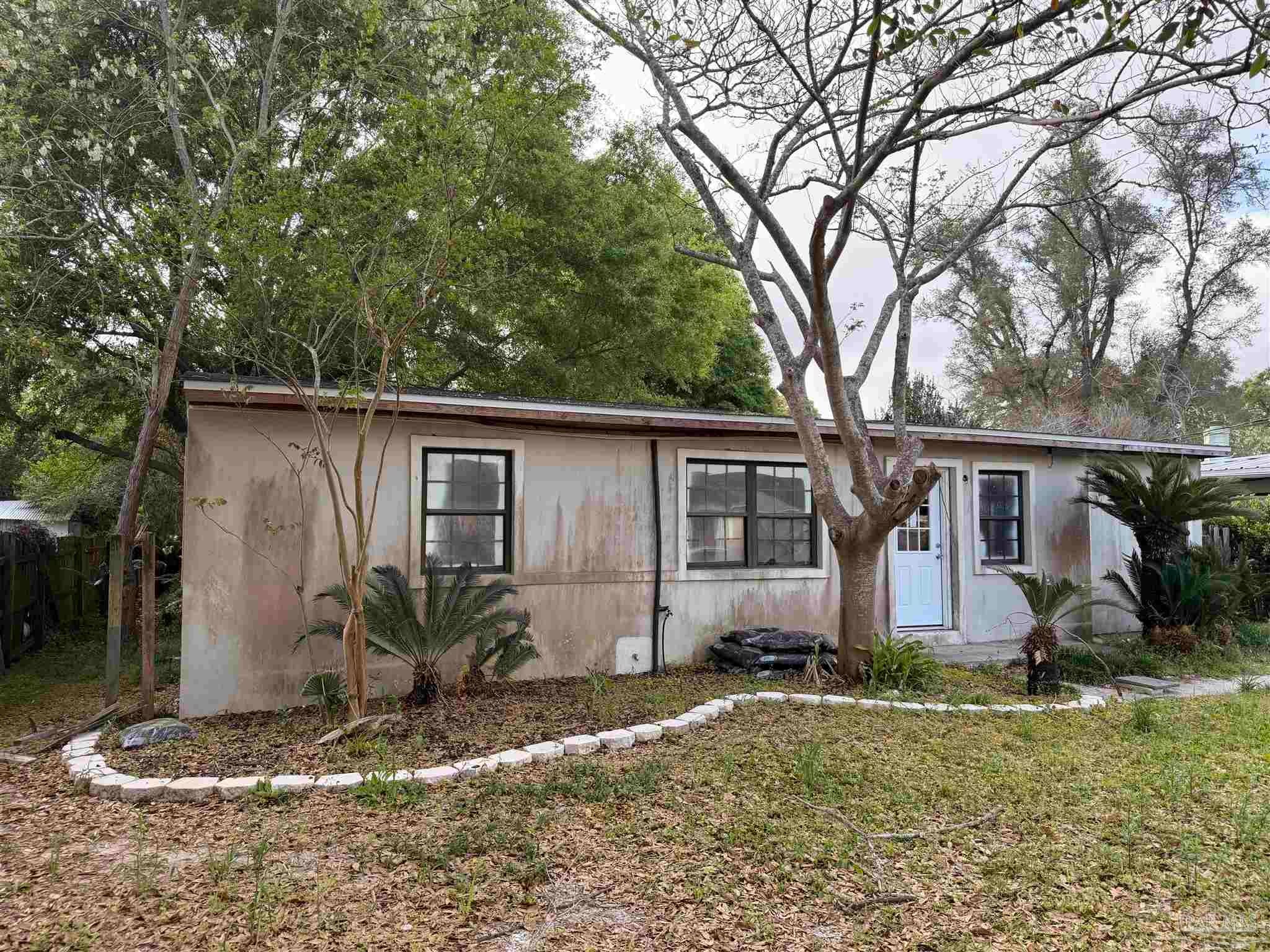 5555 Mayfair Dr — photo