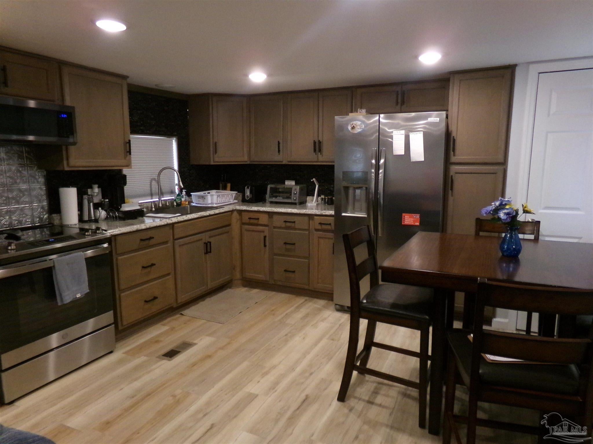 4363 Reinsma Rd — photo