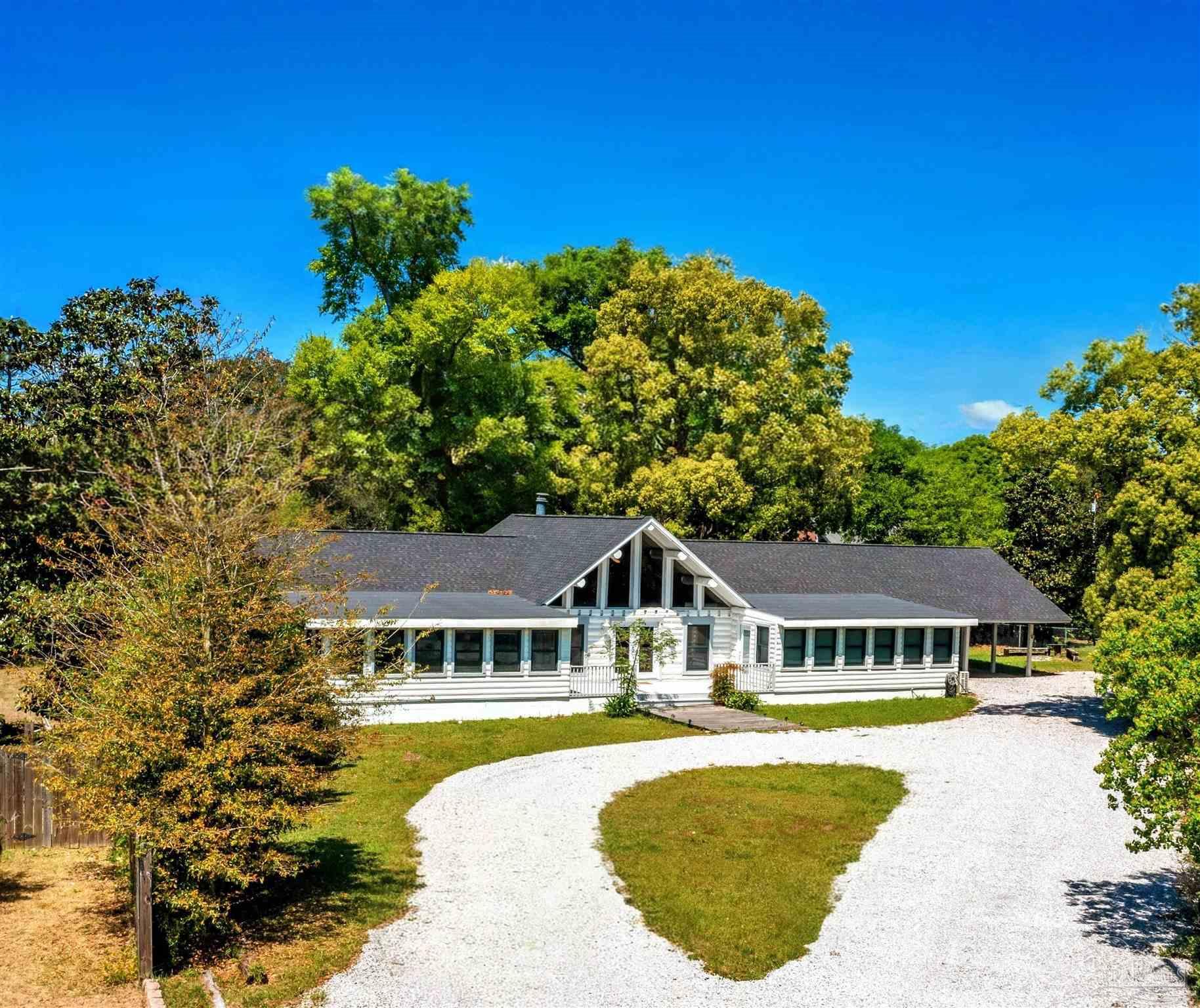 2221 Club House Dr — photo