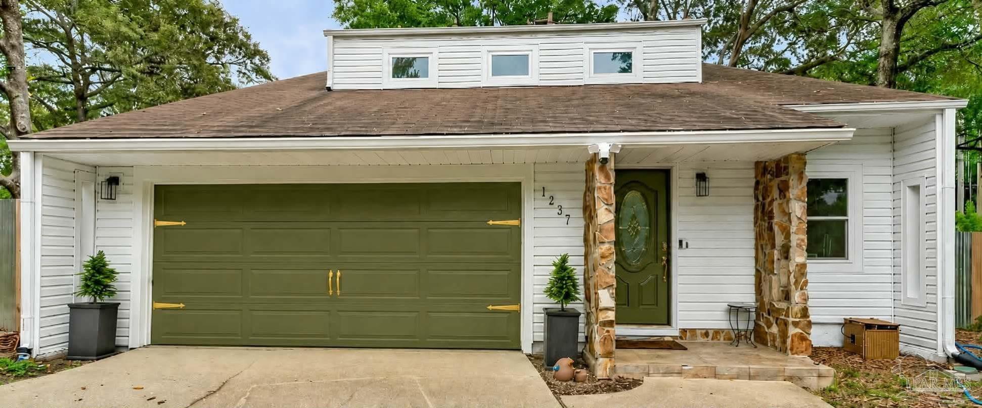 1237 Chisholm Trl — photo