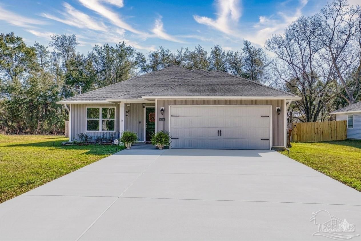 4758 W Lynn Rd — photo