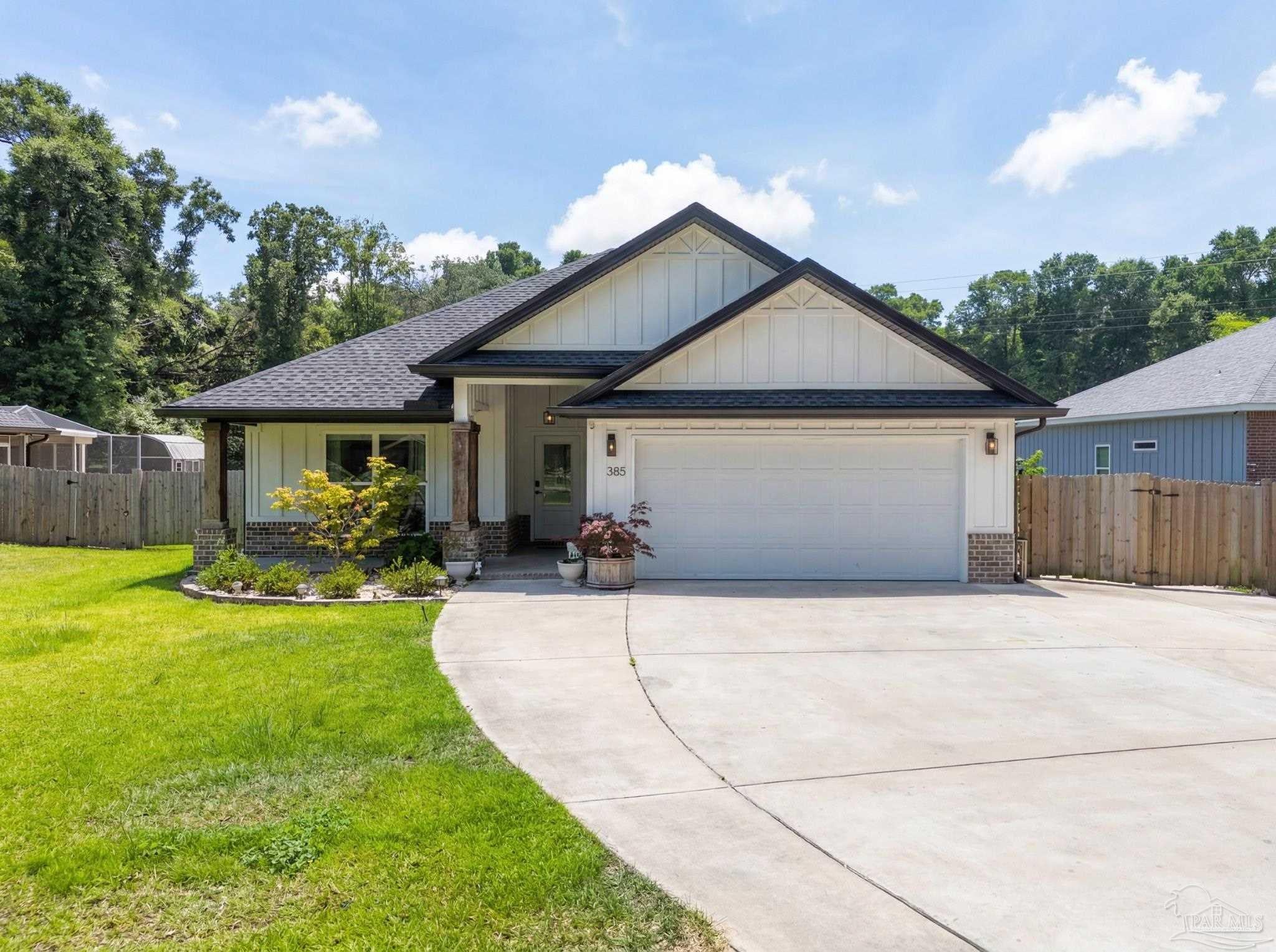 385 Hancock Ln — photo
