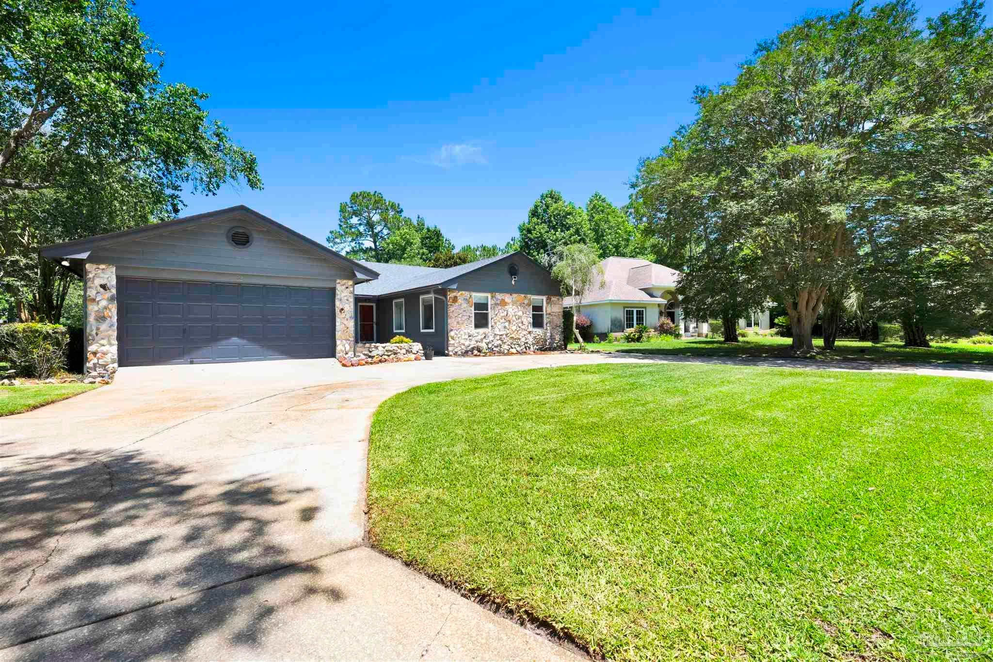 25 Arapaho Dr — photo