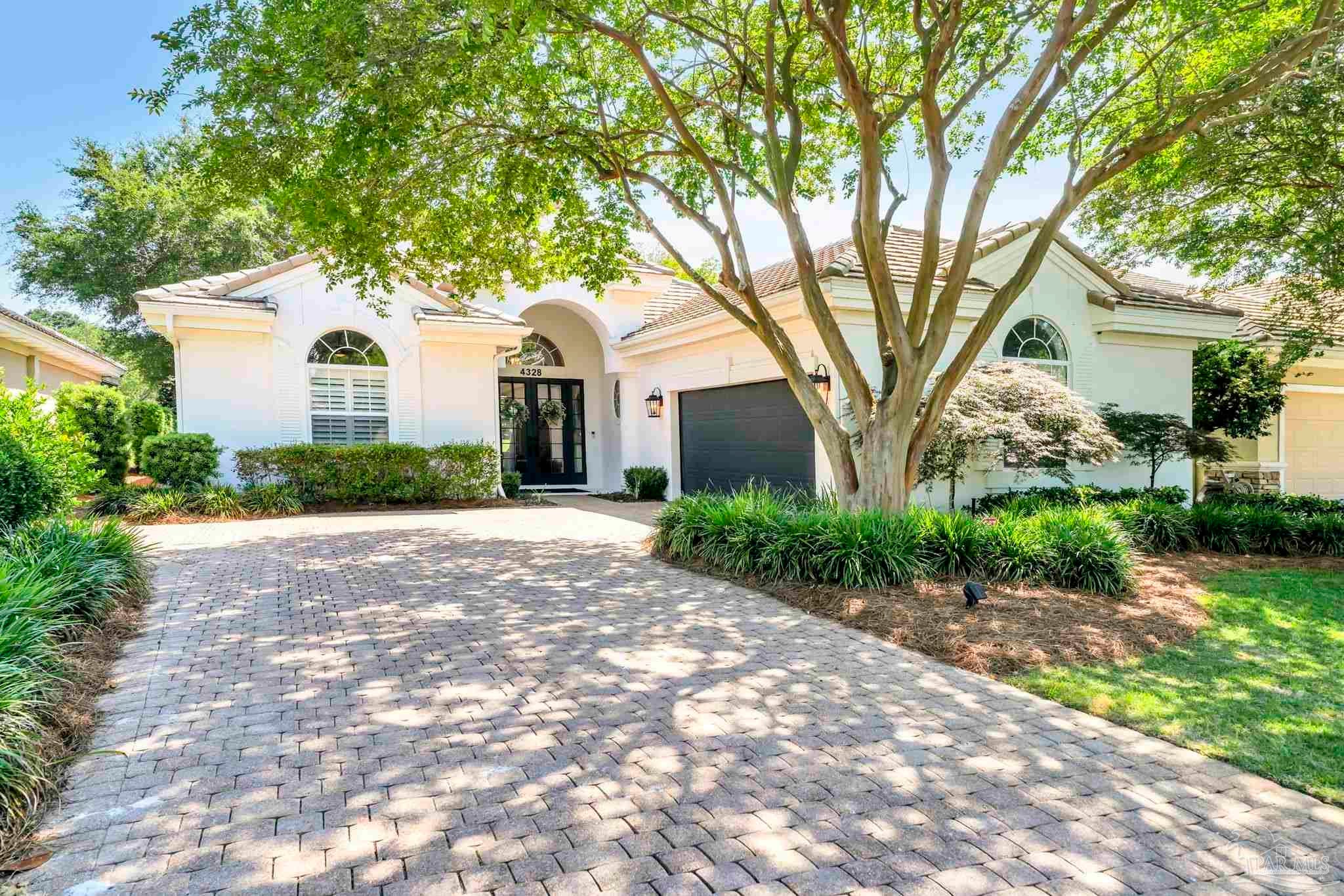 4328 Carriage Ln — photo
