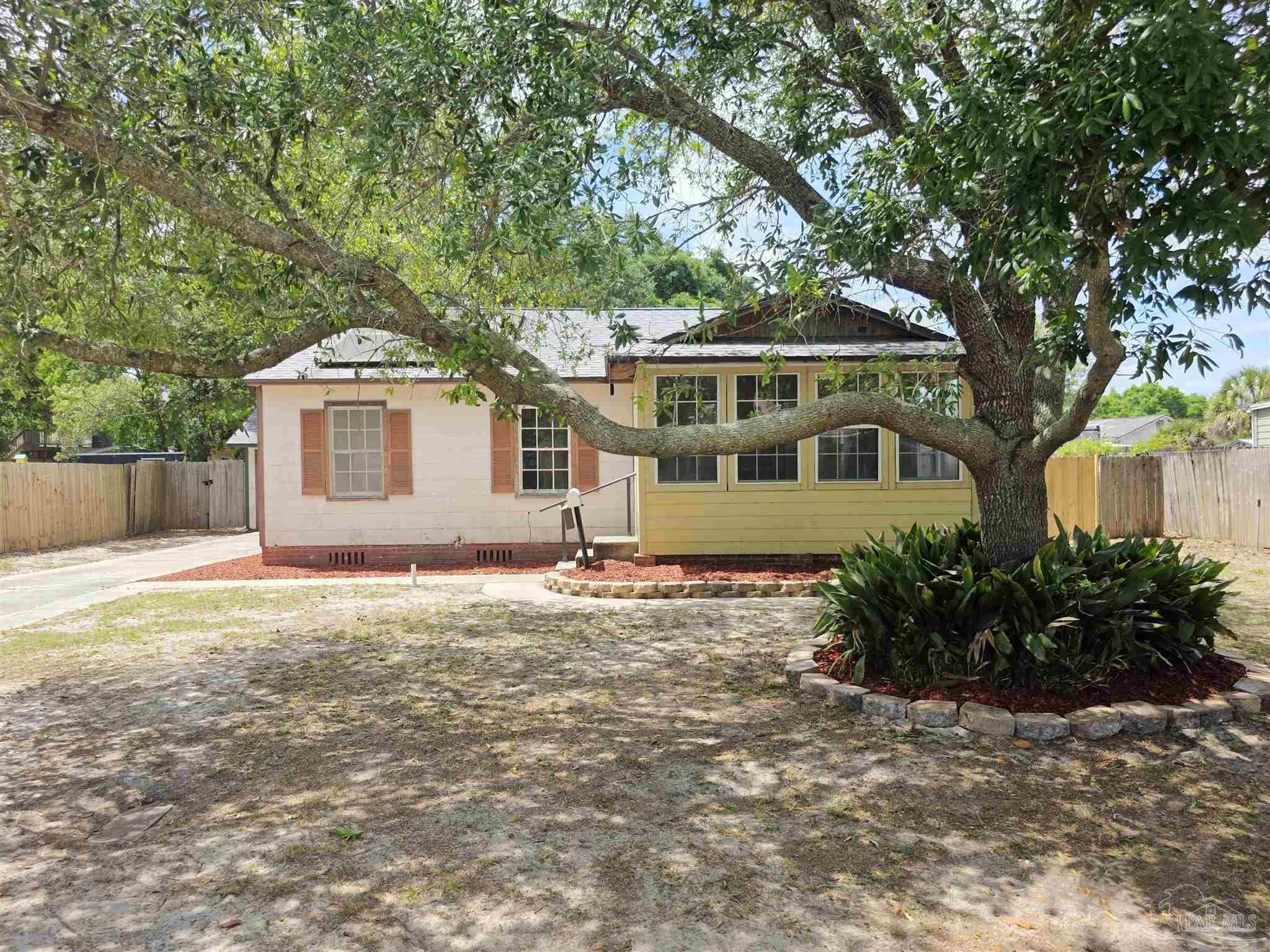 209 NW Gilliland Rd — photo