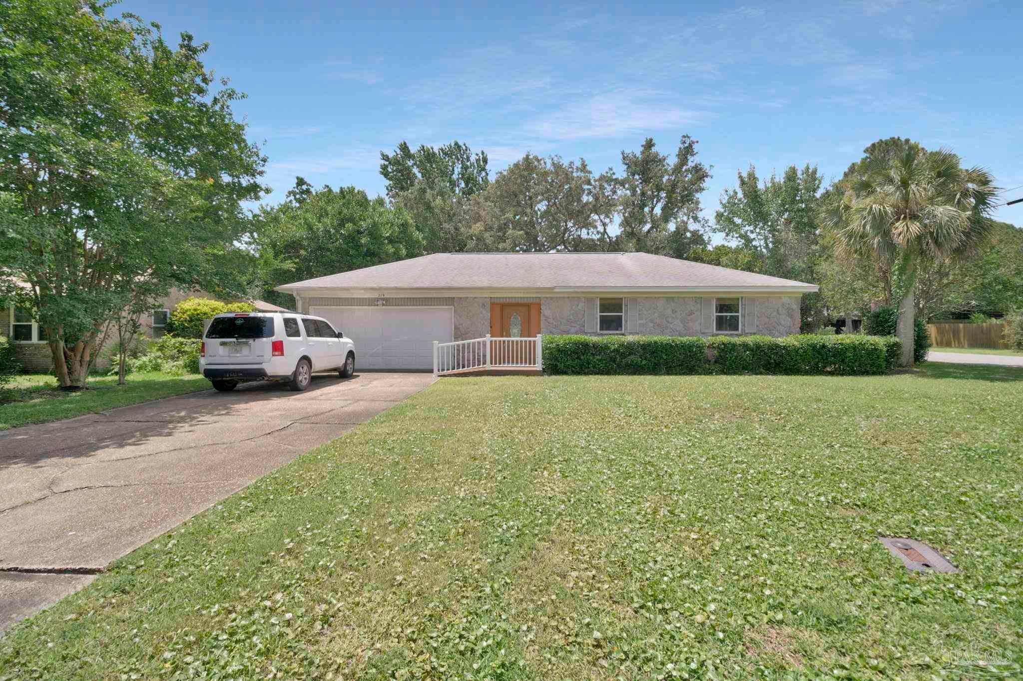 219 Norwich Dr — photo