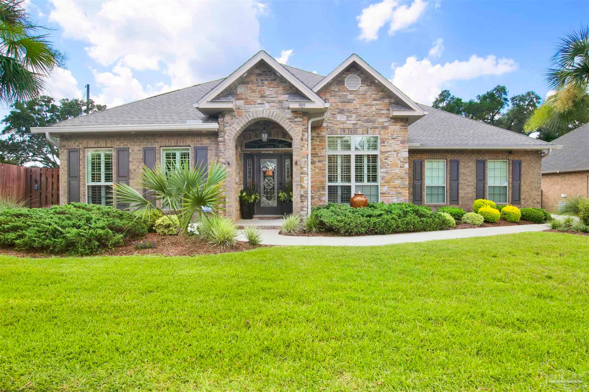989 Legacy Oaks Dr — photo