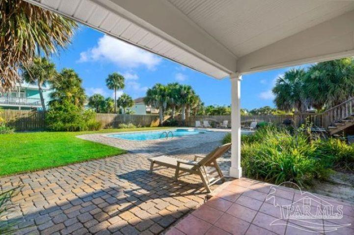 906 Largo Dr — photo
