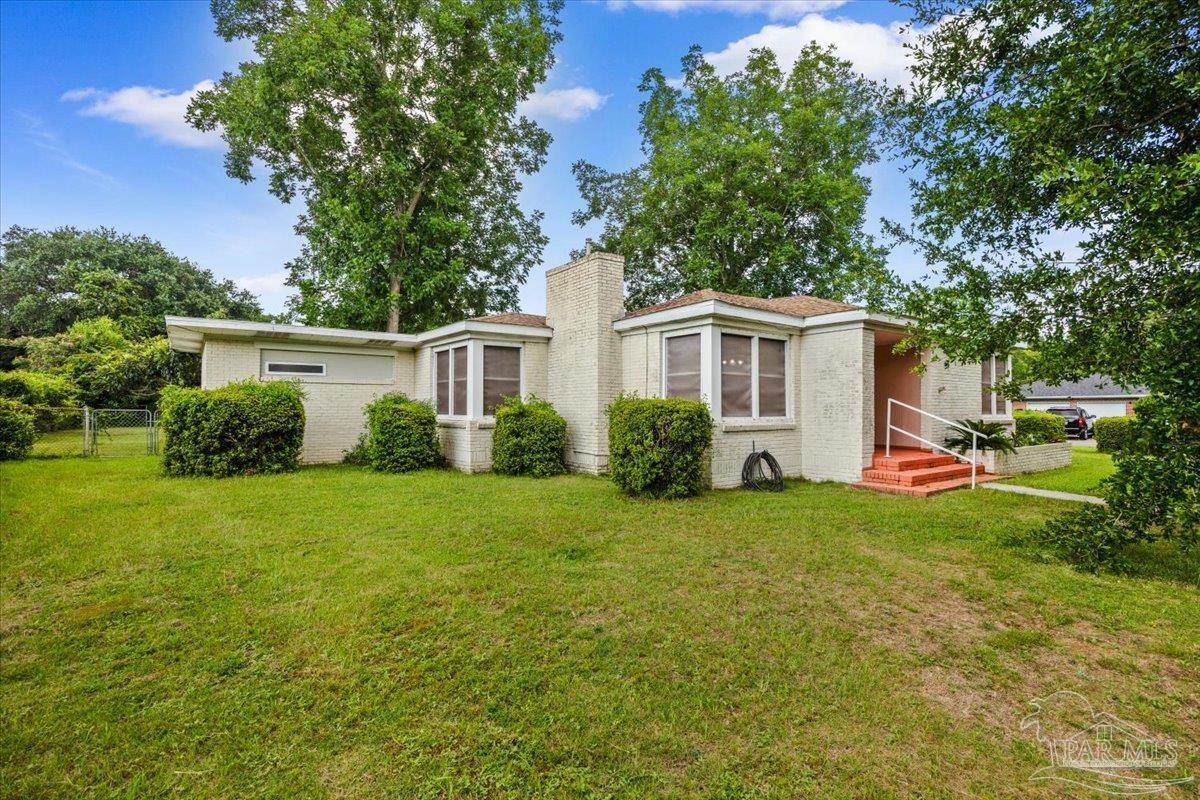 968 E Burgess Rd — photo
