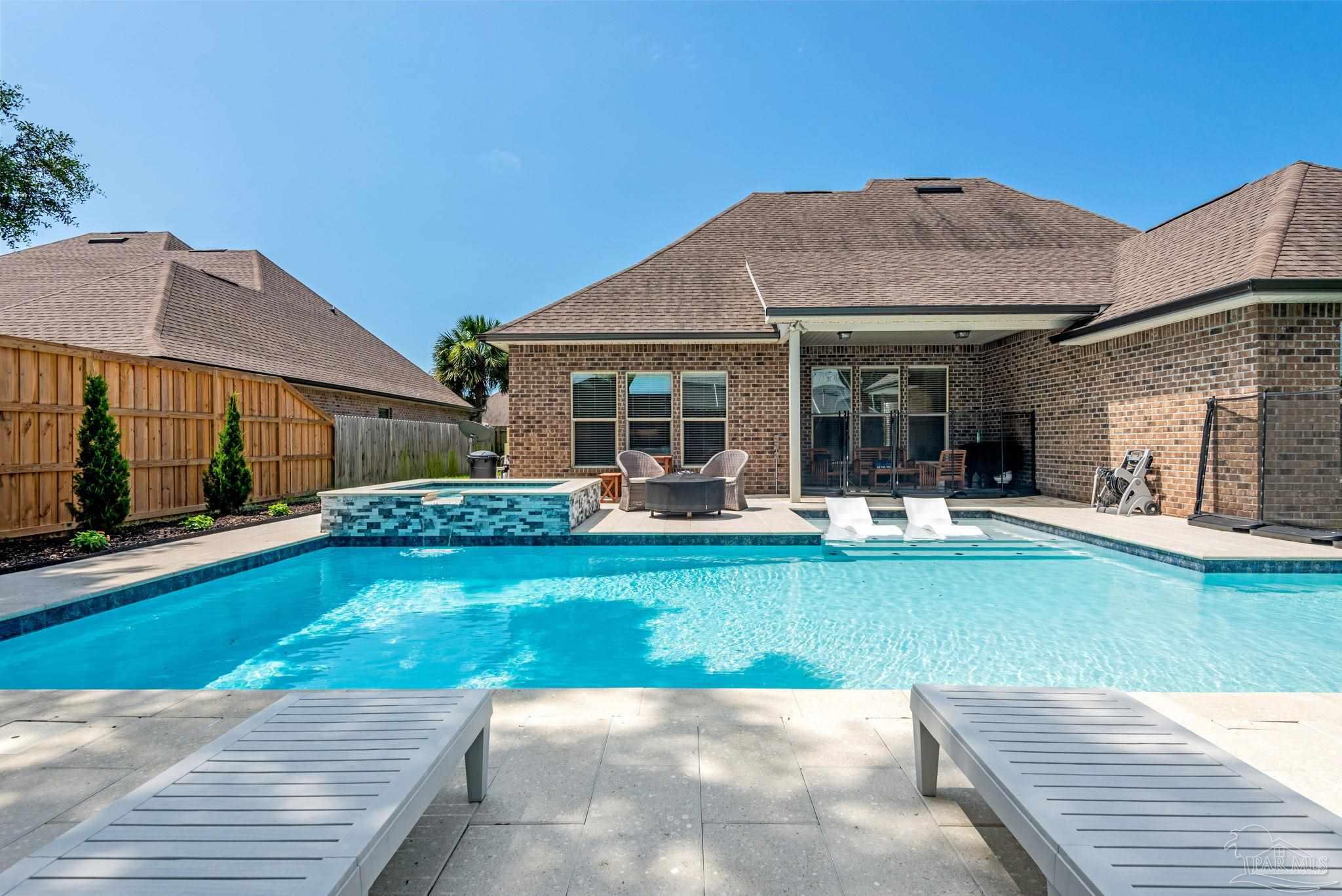 1525 Sabal Palm Dr — photo