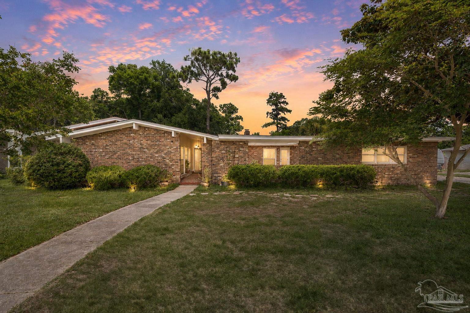7970 Lancelot Dr — photo