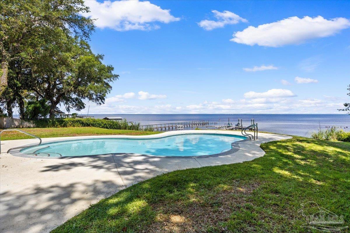 4736 Hickory Shores Blvd — photo