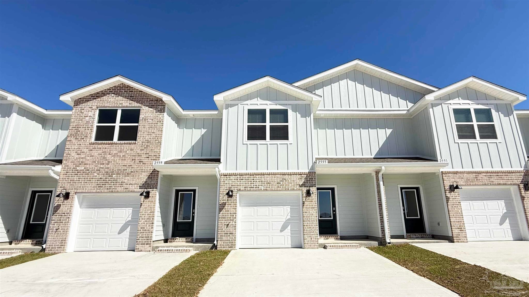 2354 Cliff Hollow Cir — photo