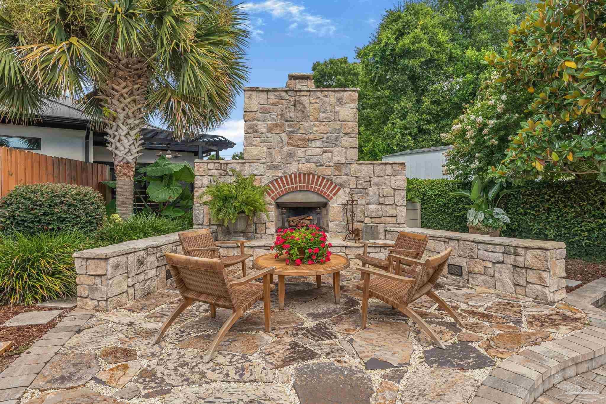 914 Fairway Dr — photo
