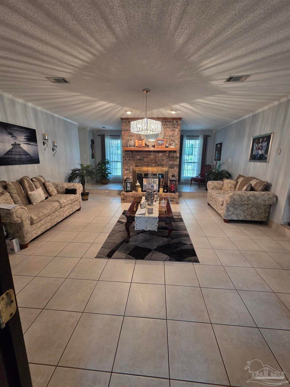 7201 Mier Henry Rd — photo