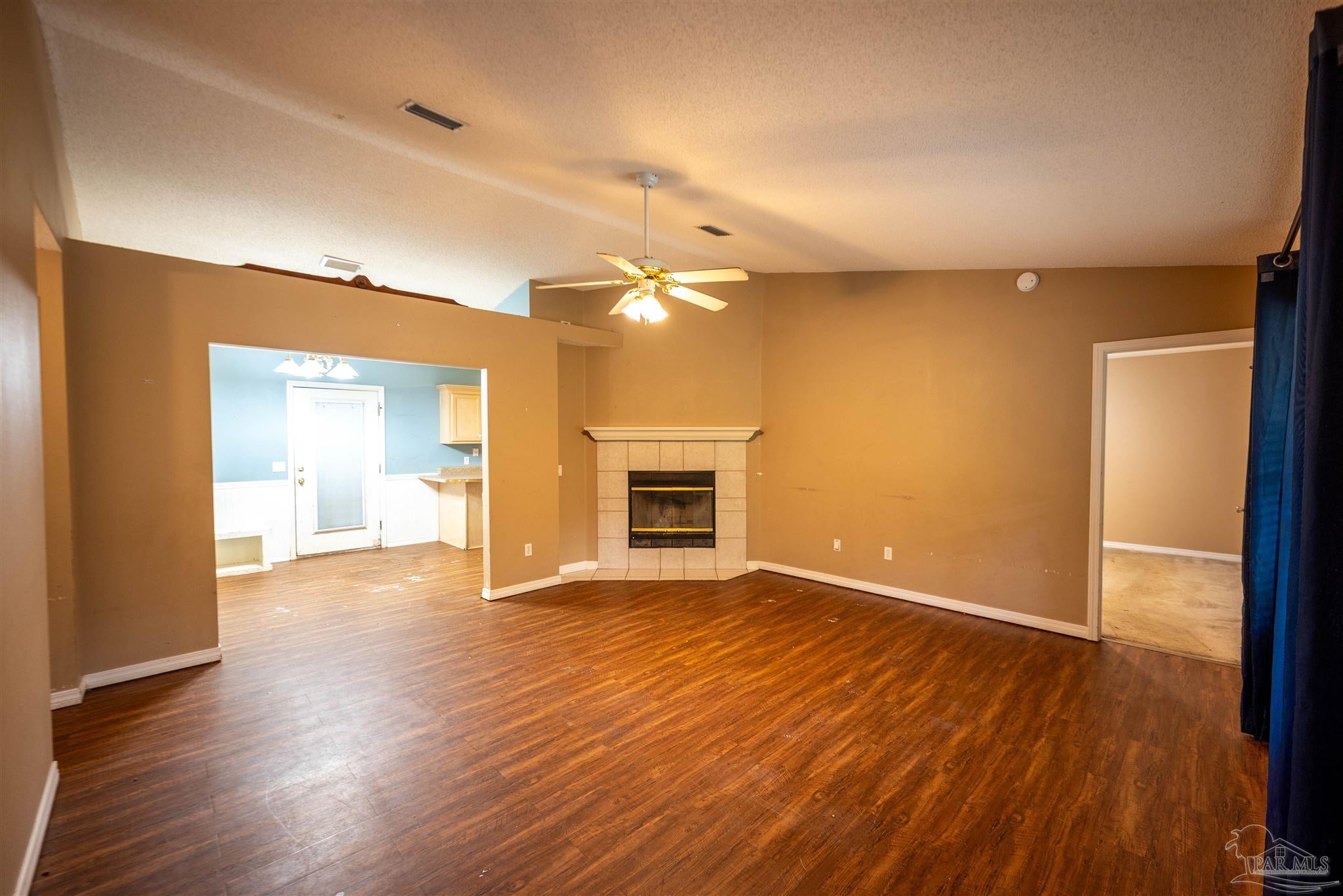 7472 Johnson Rd — photo