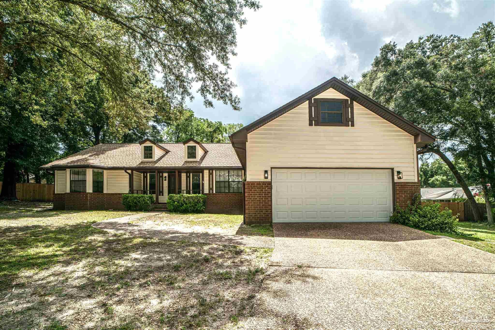 10023 Hollowbrook Dr — photo