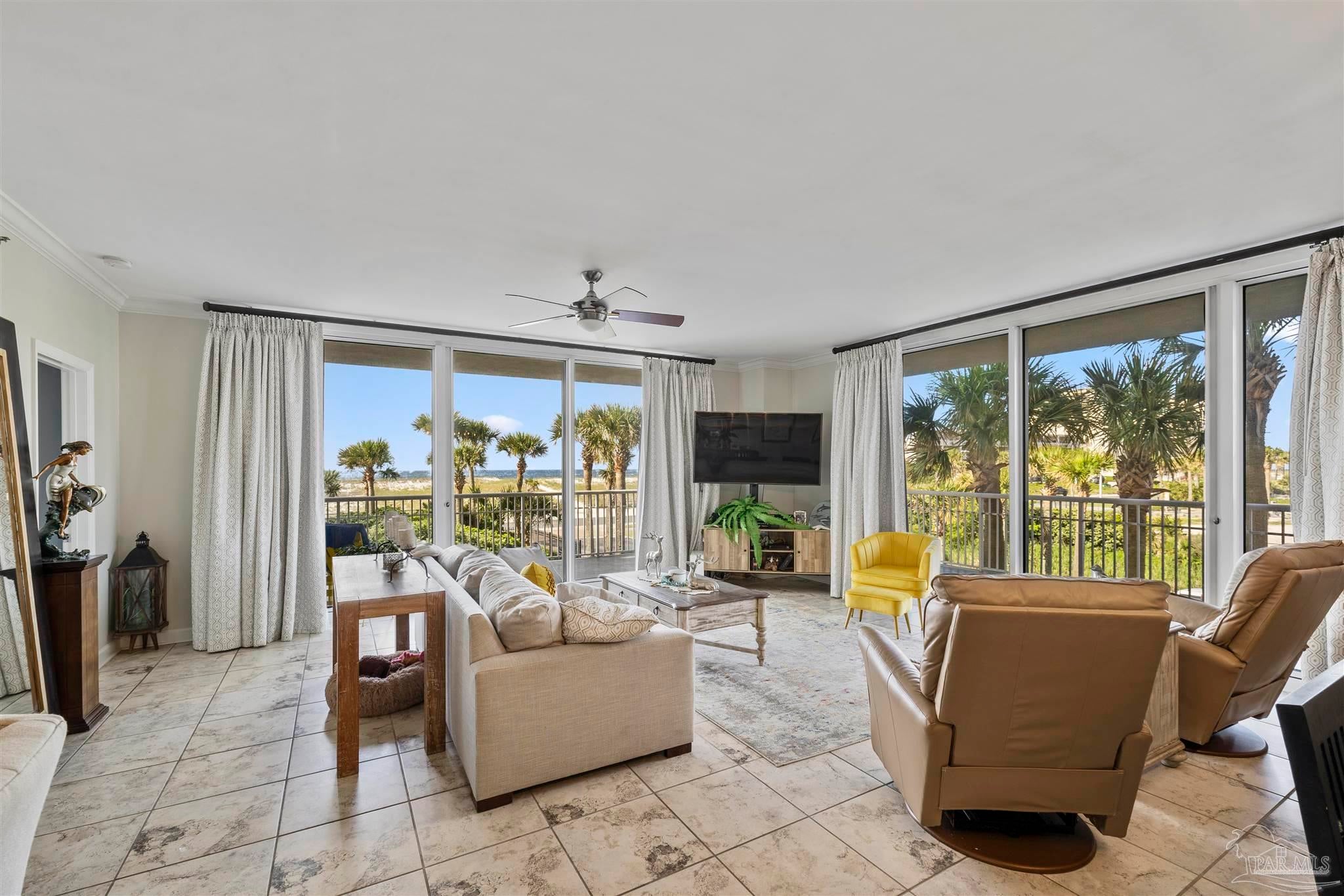 800 Ft Pickens Rd 104 — photo