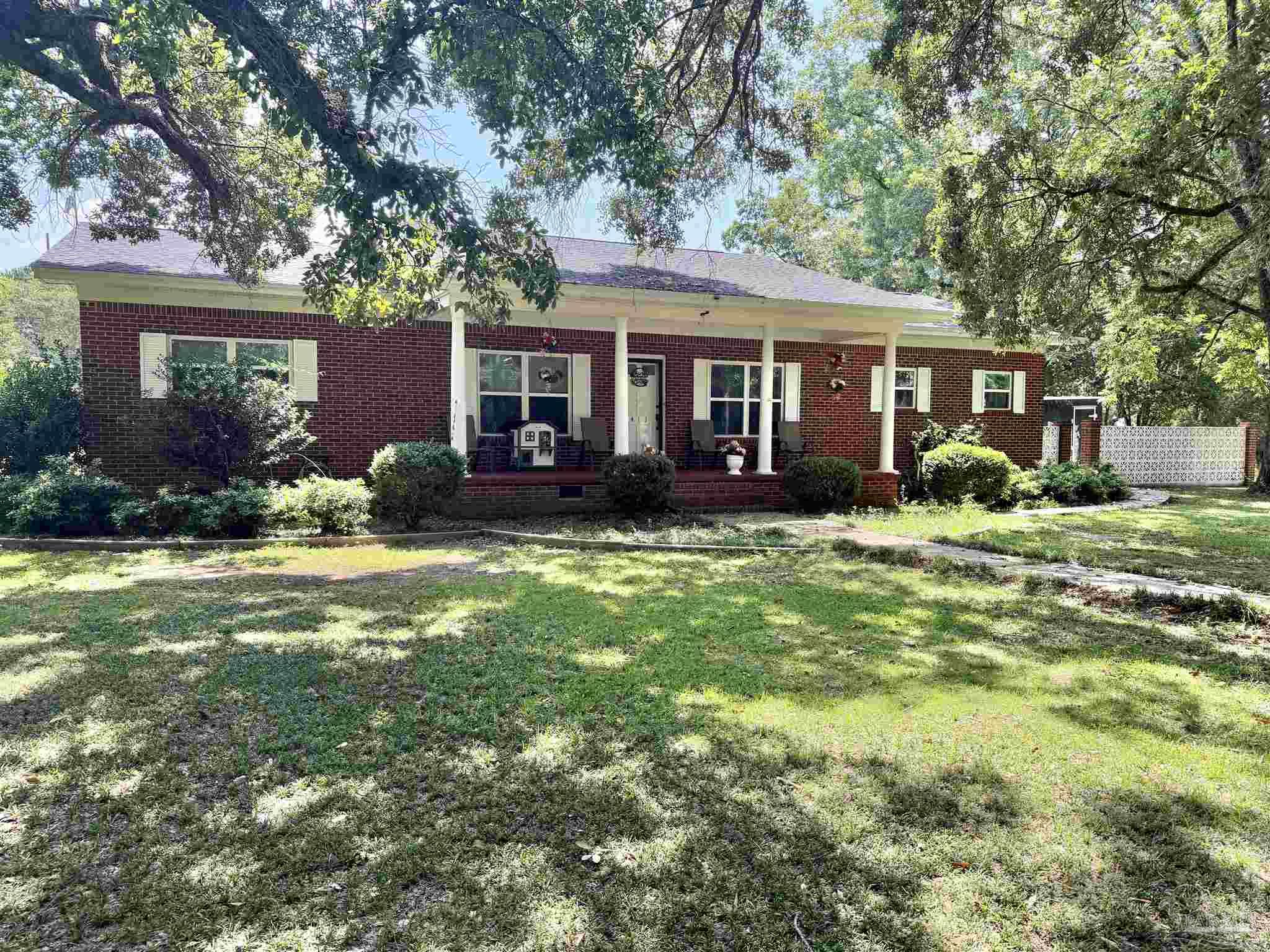 413 Wiggins Rd — photo