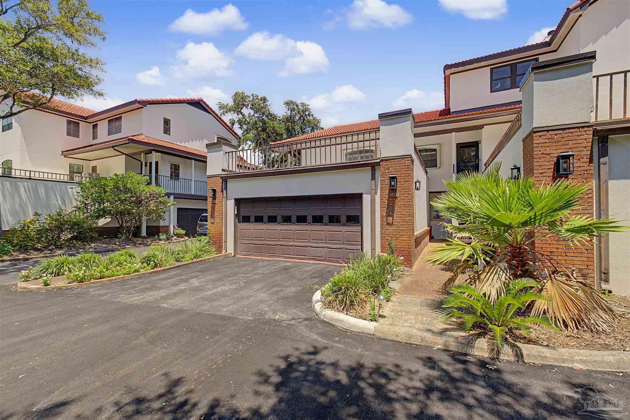 114 Baybridge Dr — photo
